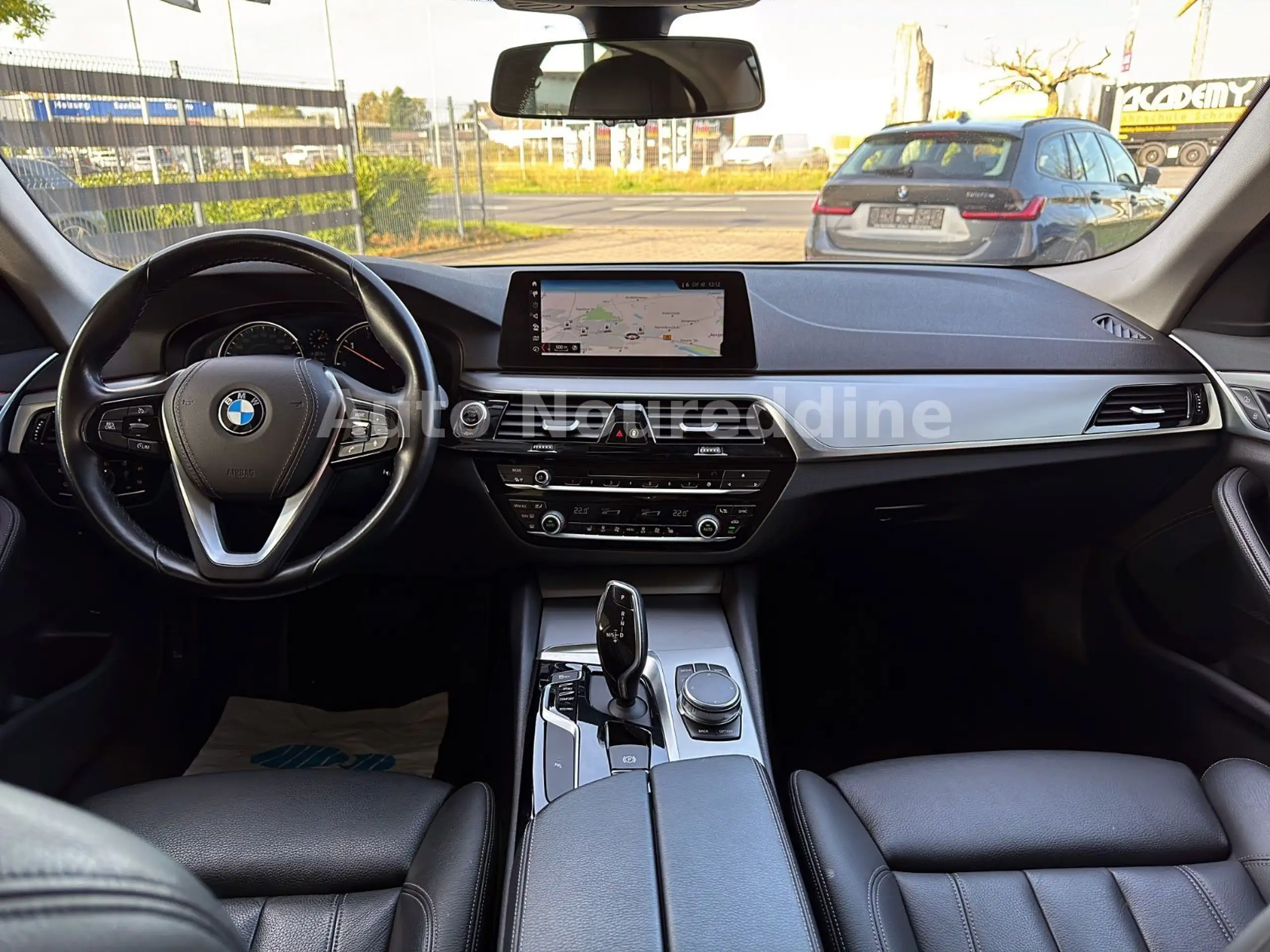 BMW - 525