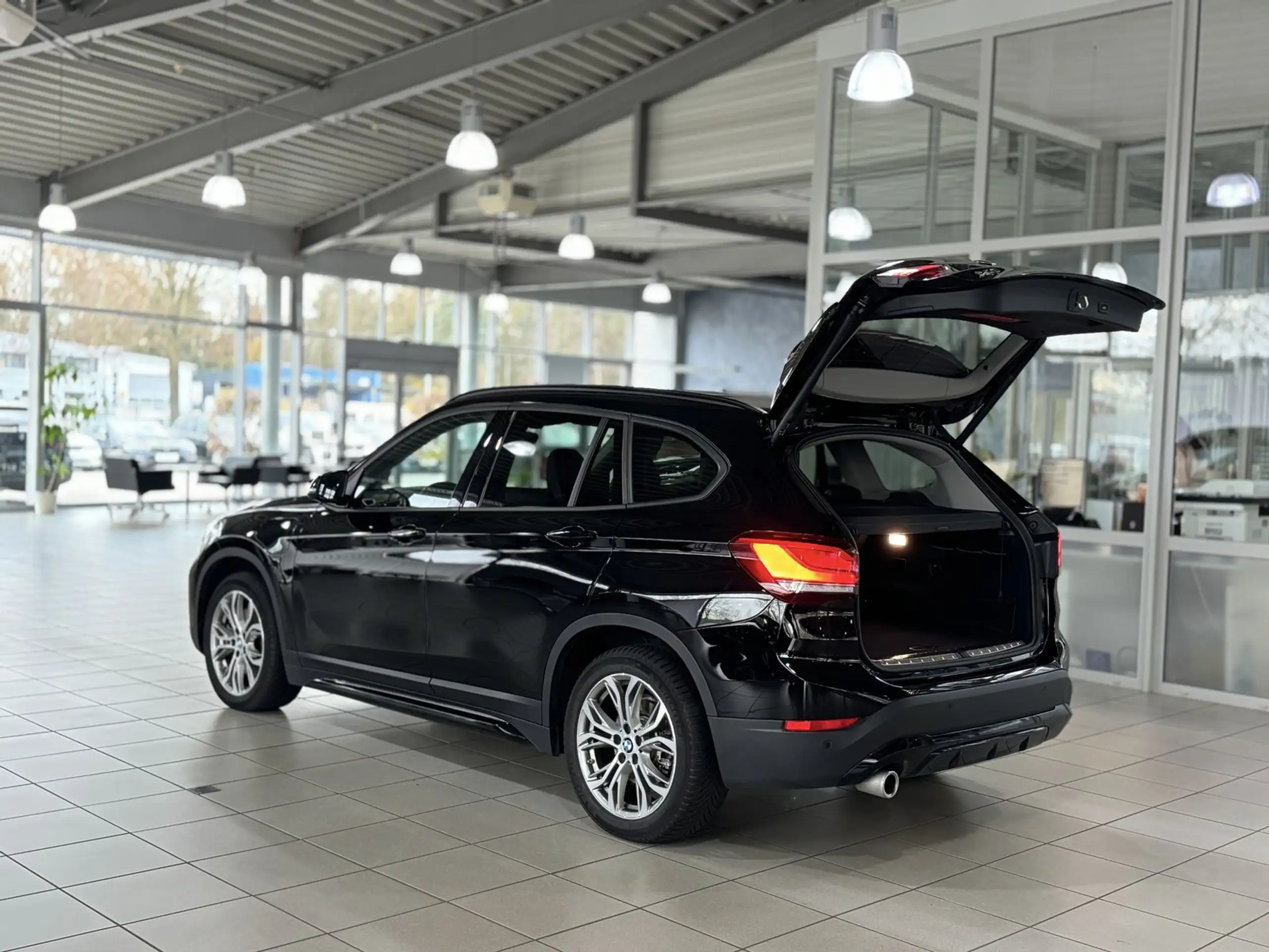 BMW - X1