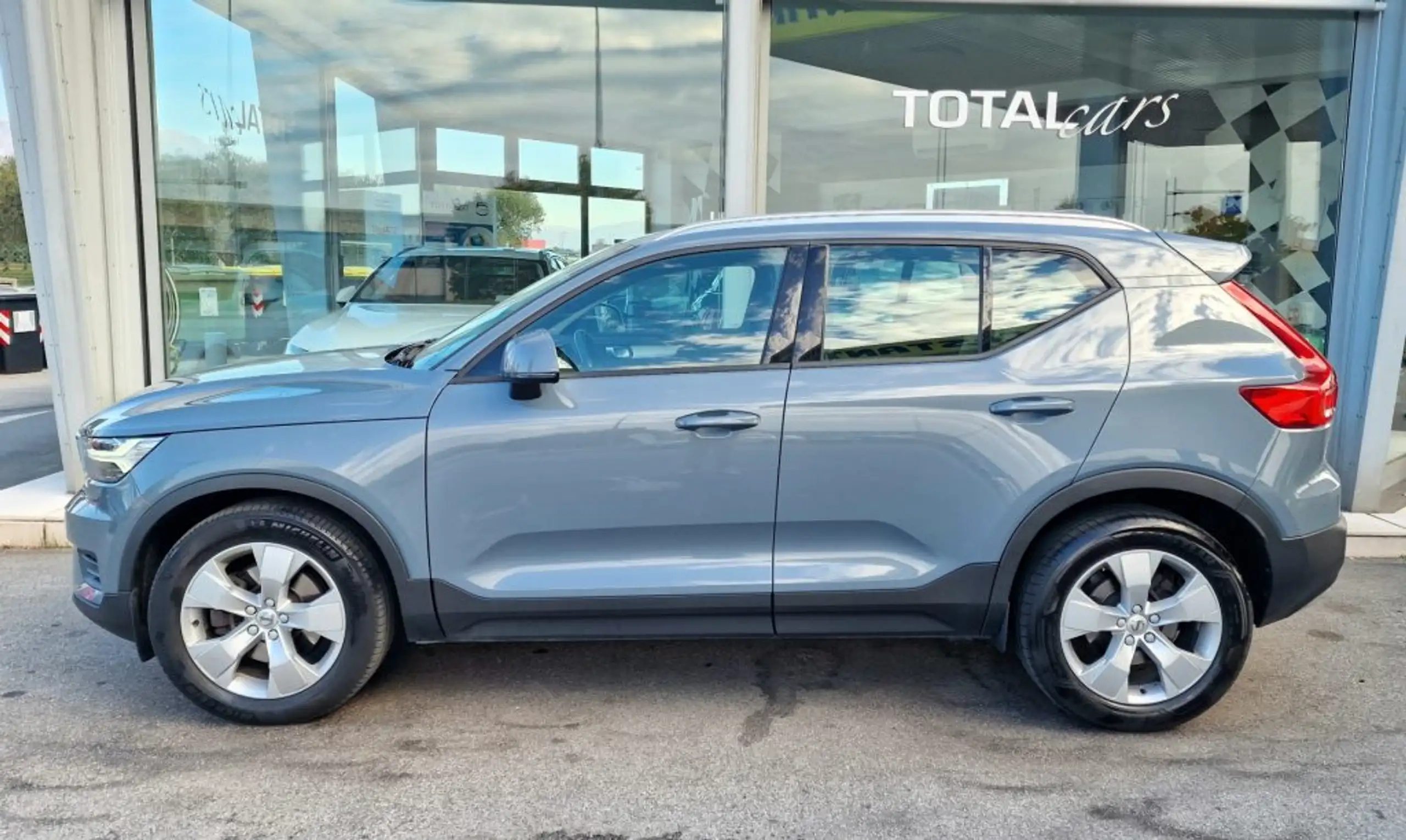 Volvo - XC40