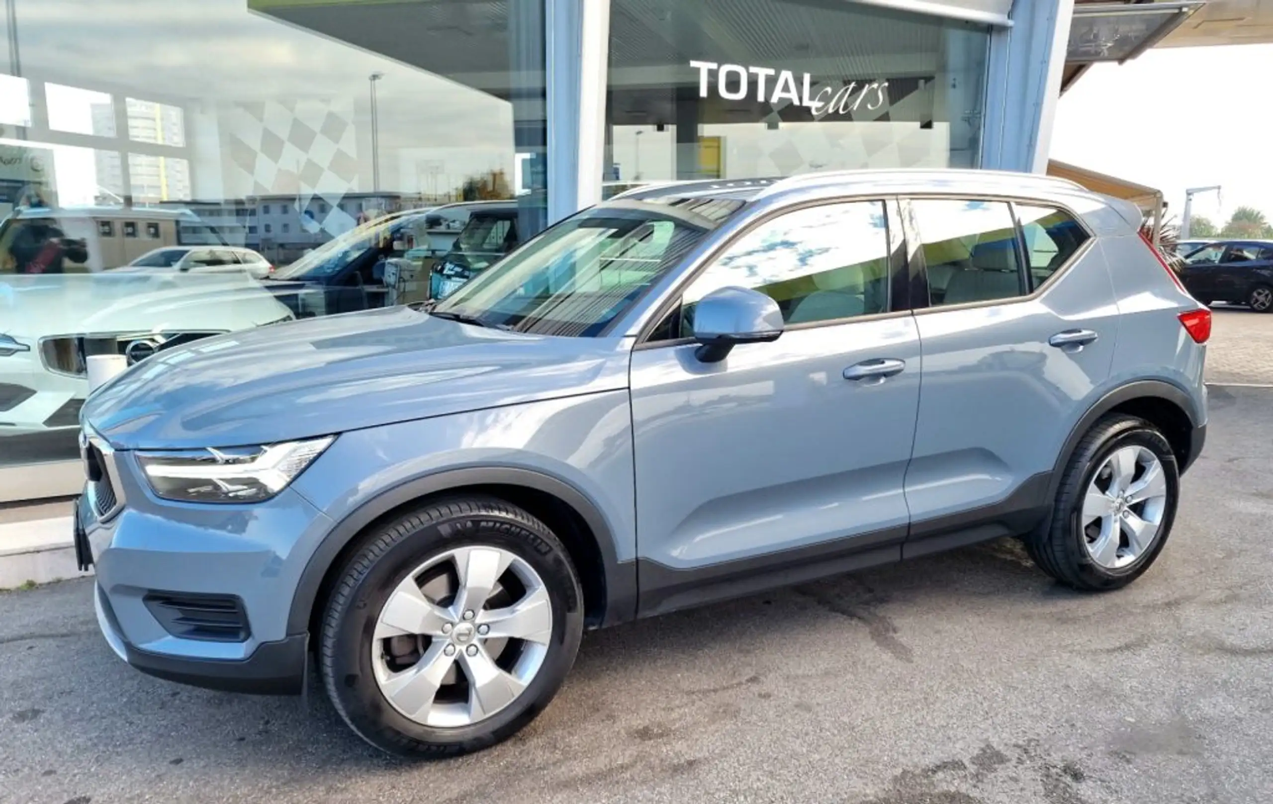 Volvo - XC40