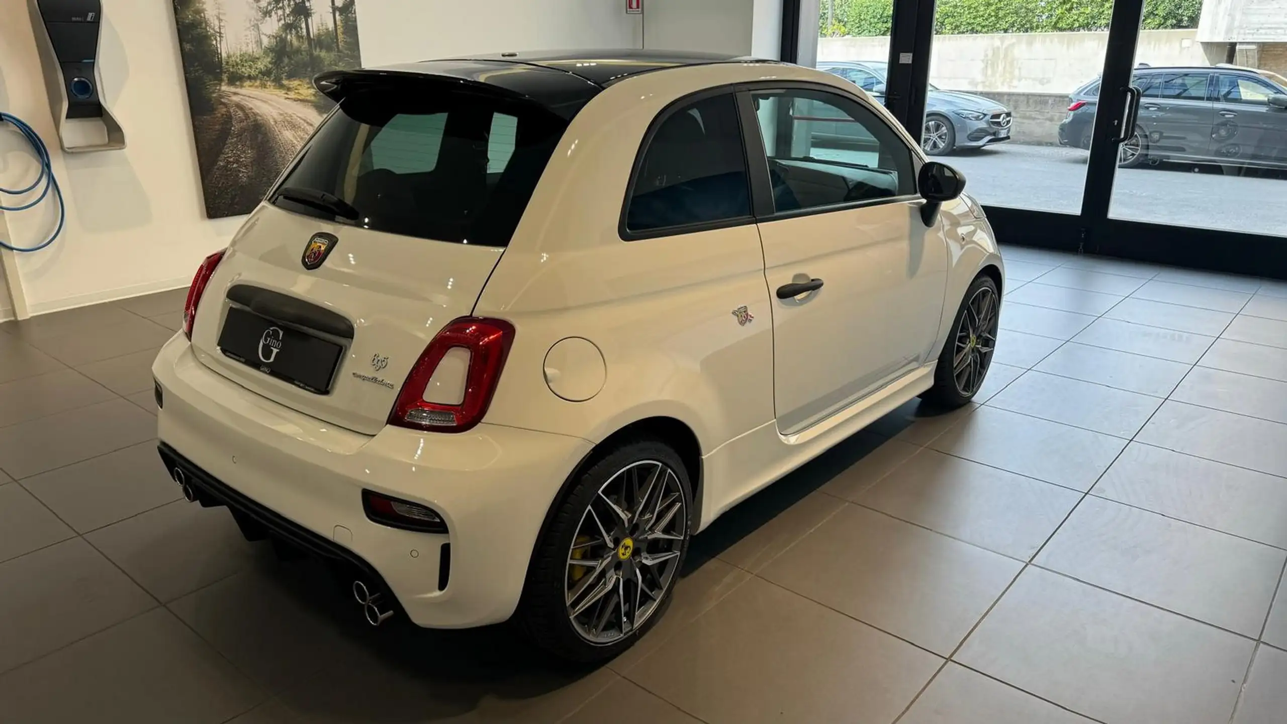 Abarth - 695