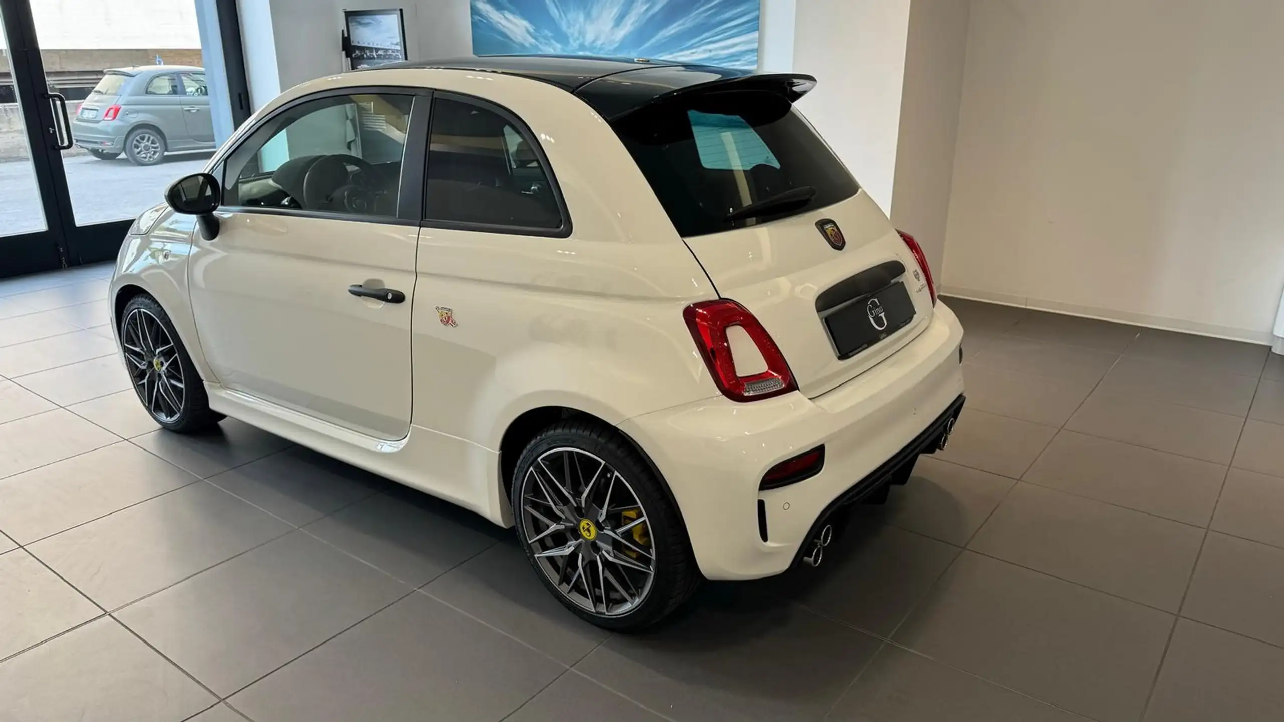 Abarth - 695