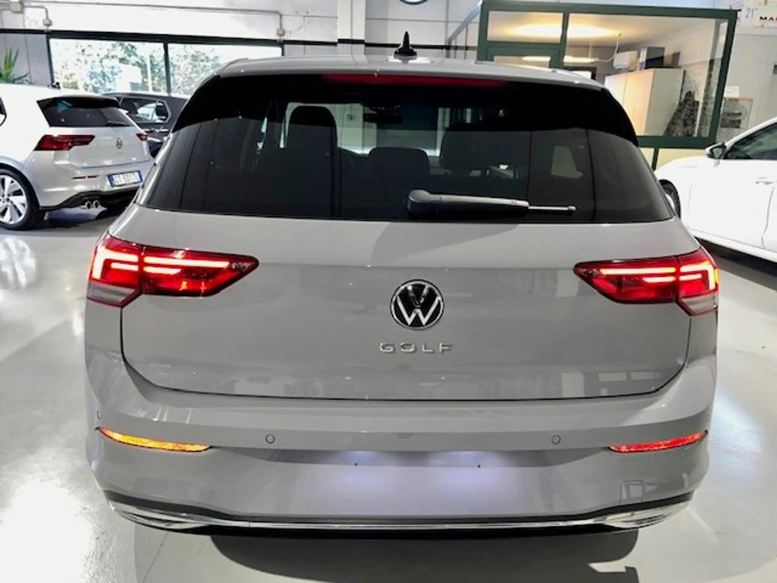 Volkswagen - Golf