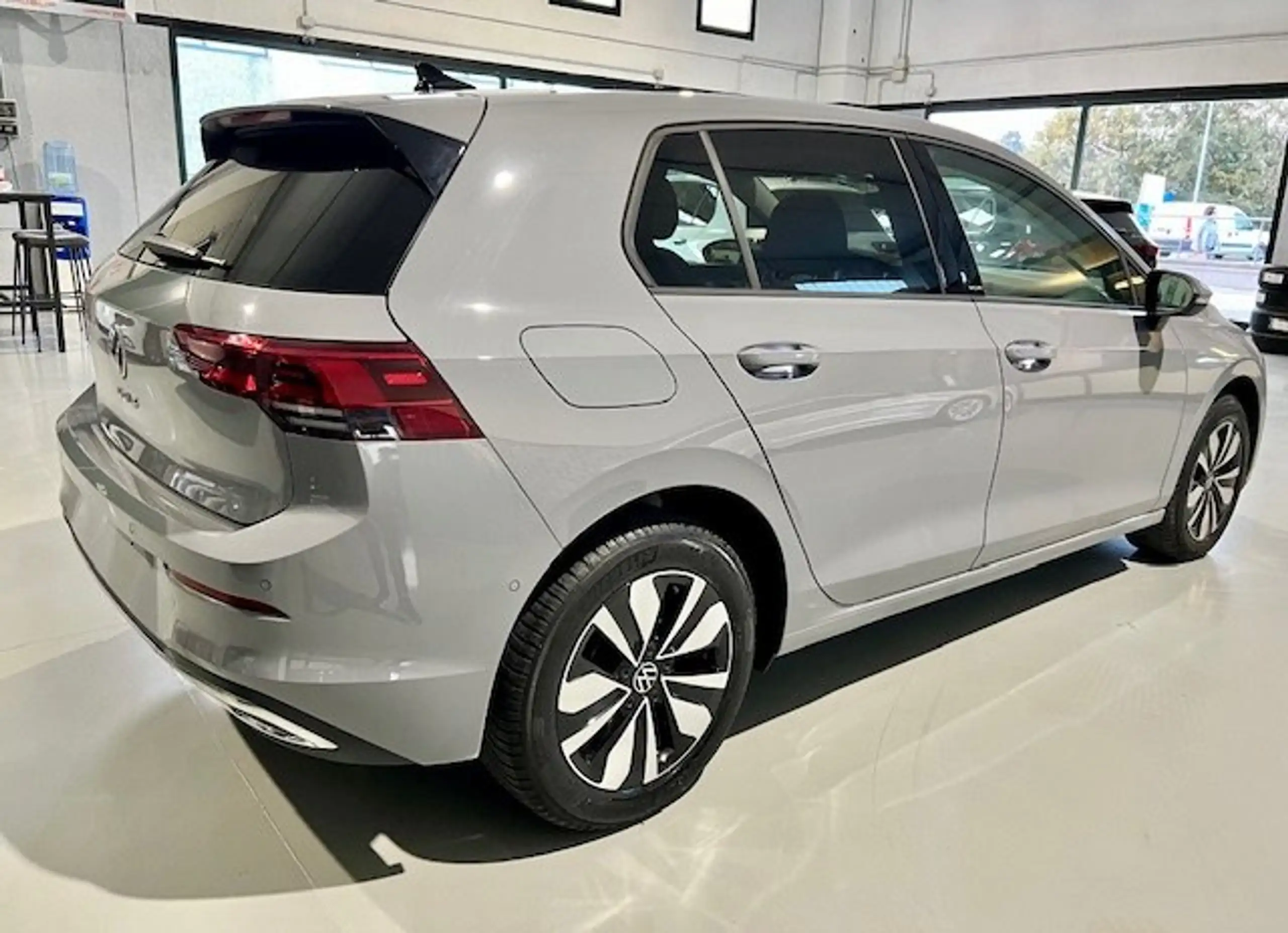 Volkswagen - Golf