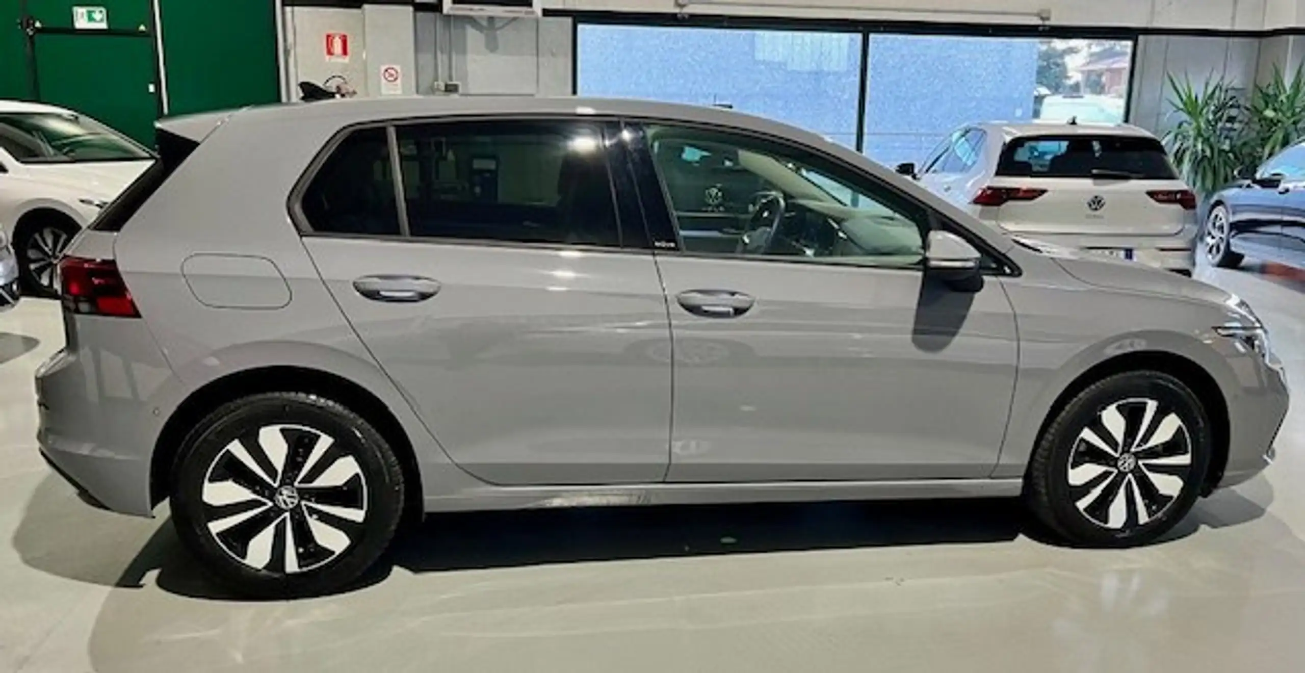 Volkswagen - Golf