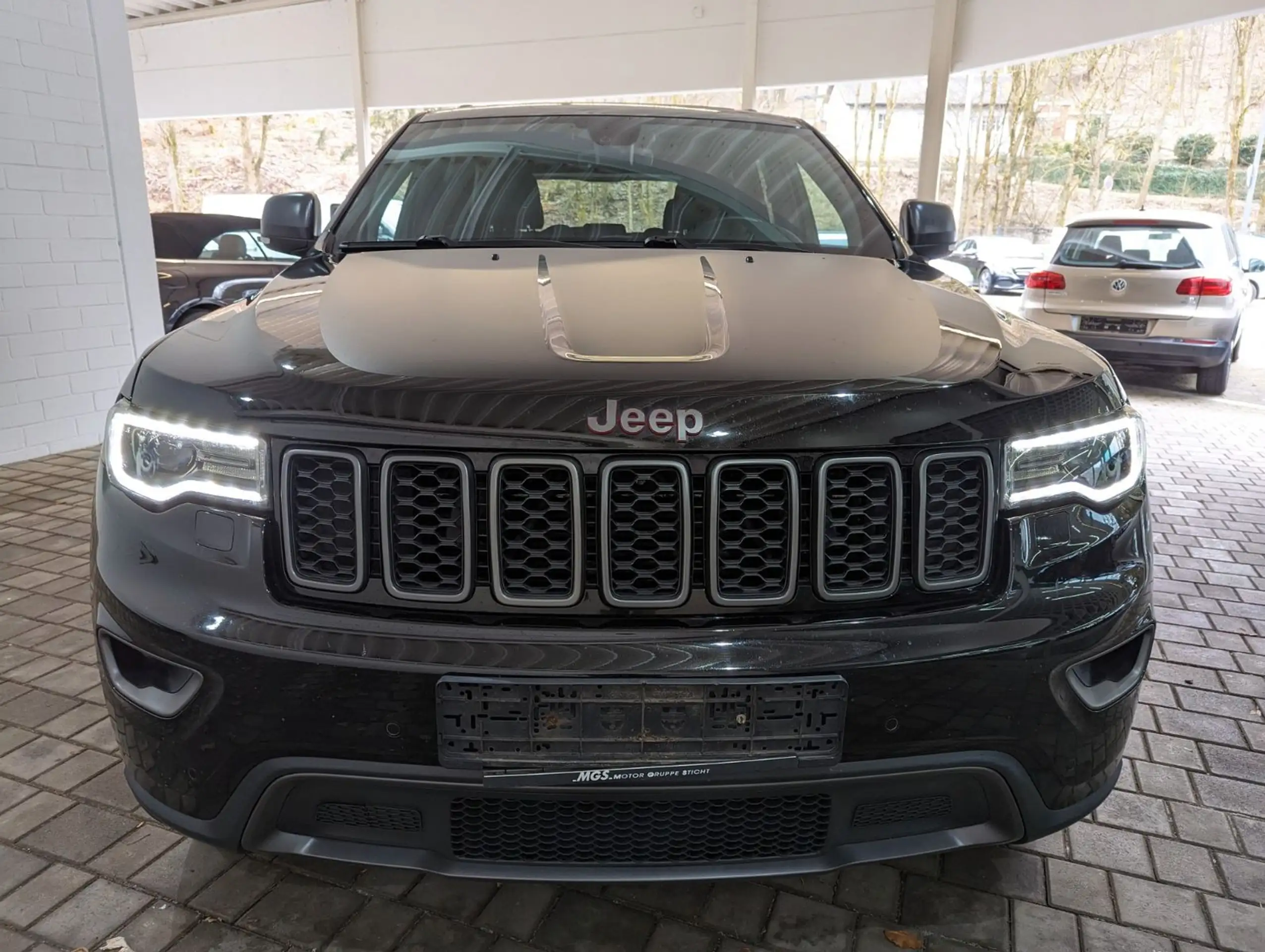 Jeep - Grand Cherokee