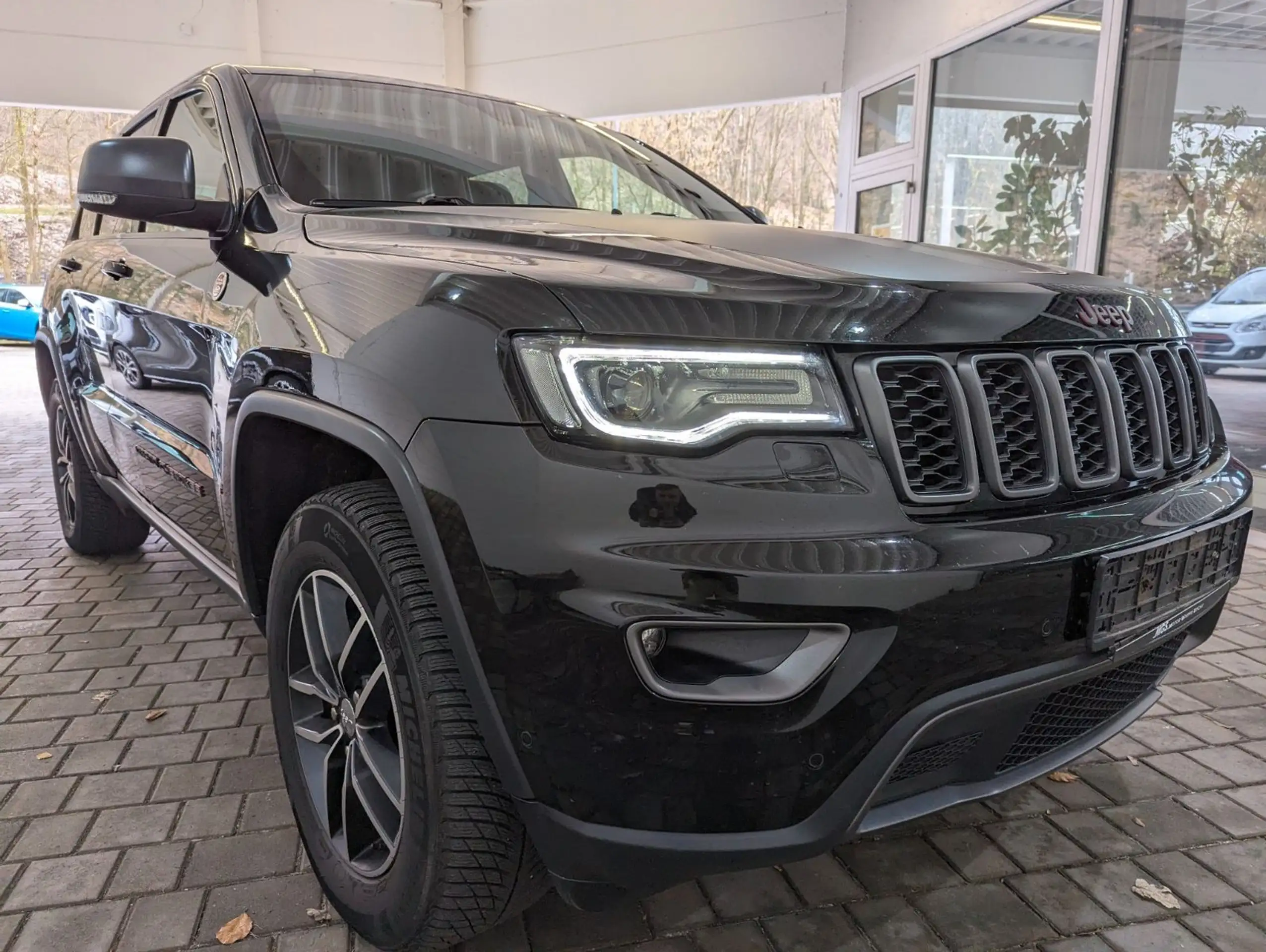 Jeep - Grand Cherokee