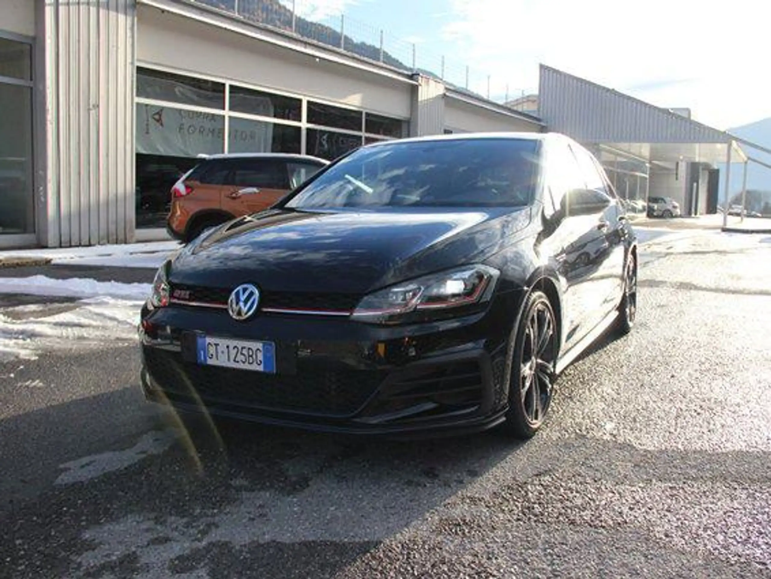 Volkswagen - Golf GTI