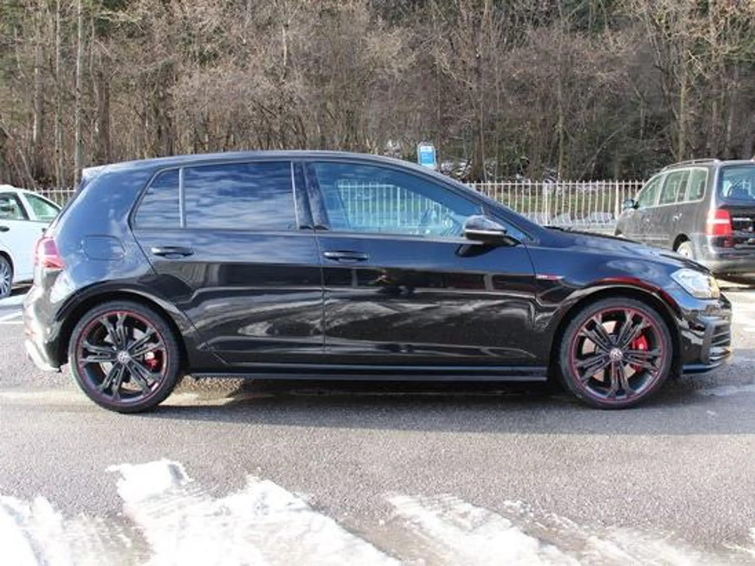 Volkswagen - Golf GTI