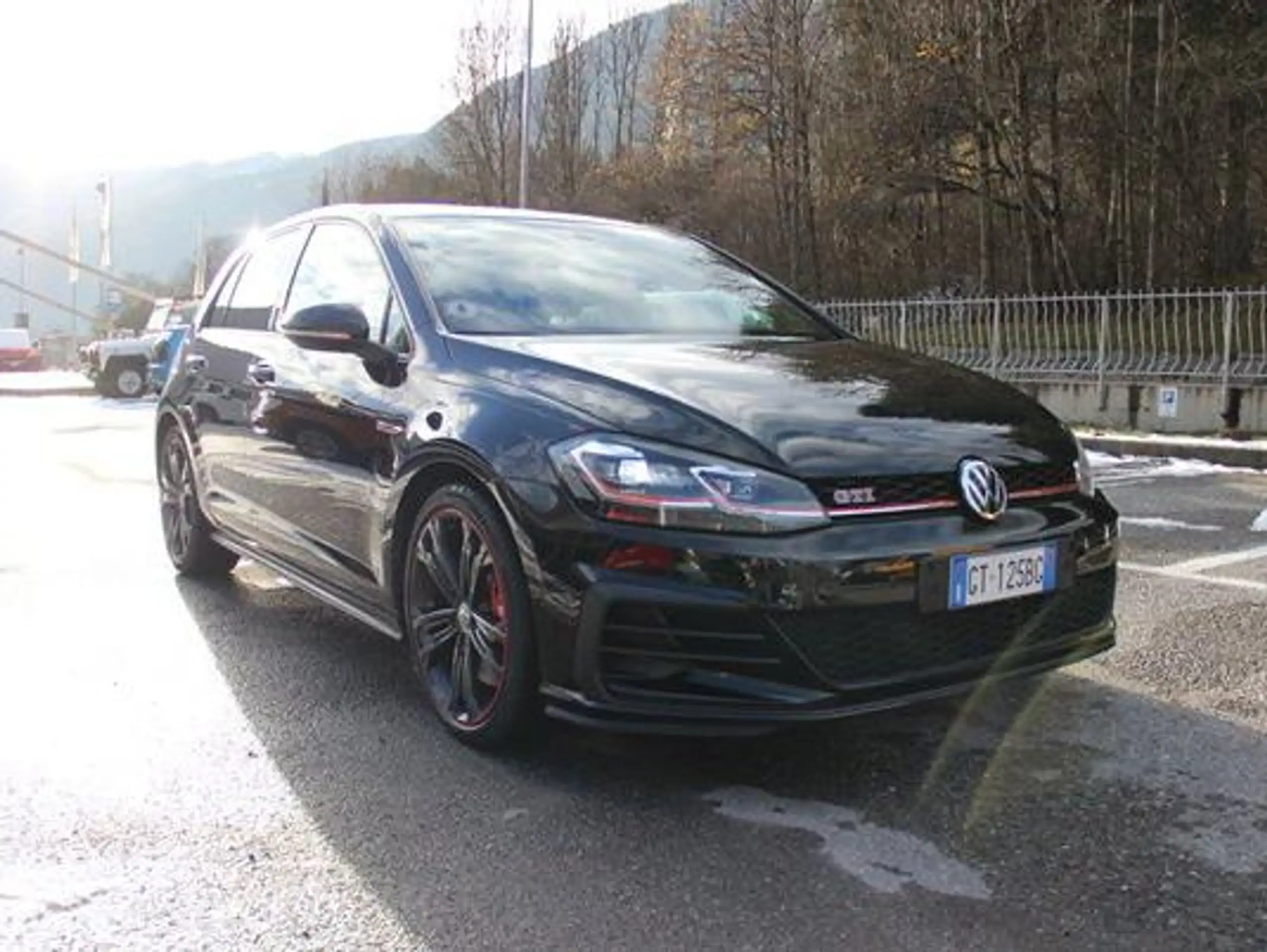 Volkswagen - Golf GTI