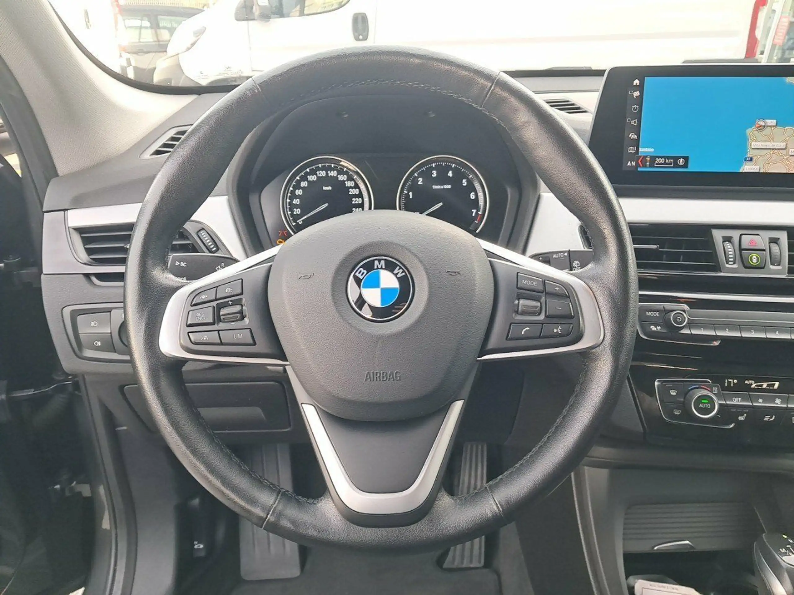 BMW - X1