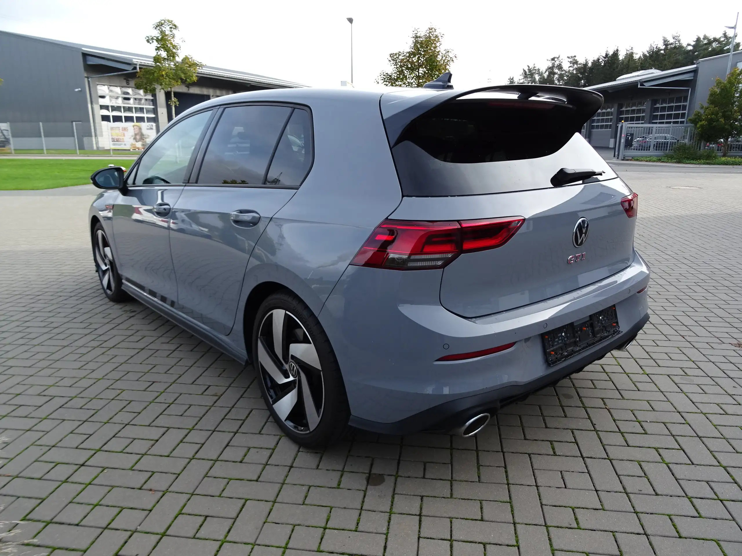 Volkswagen - Golf