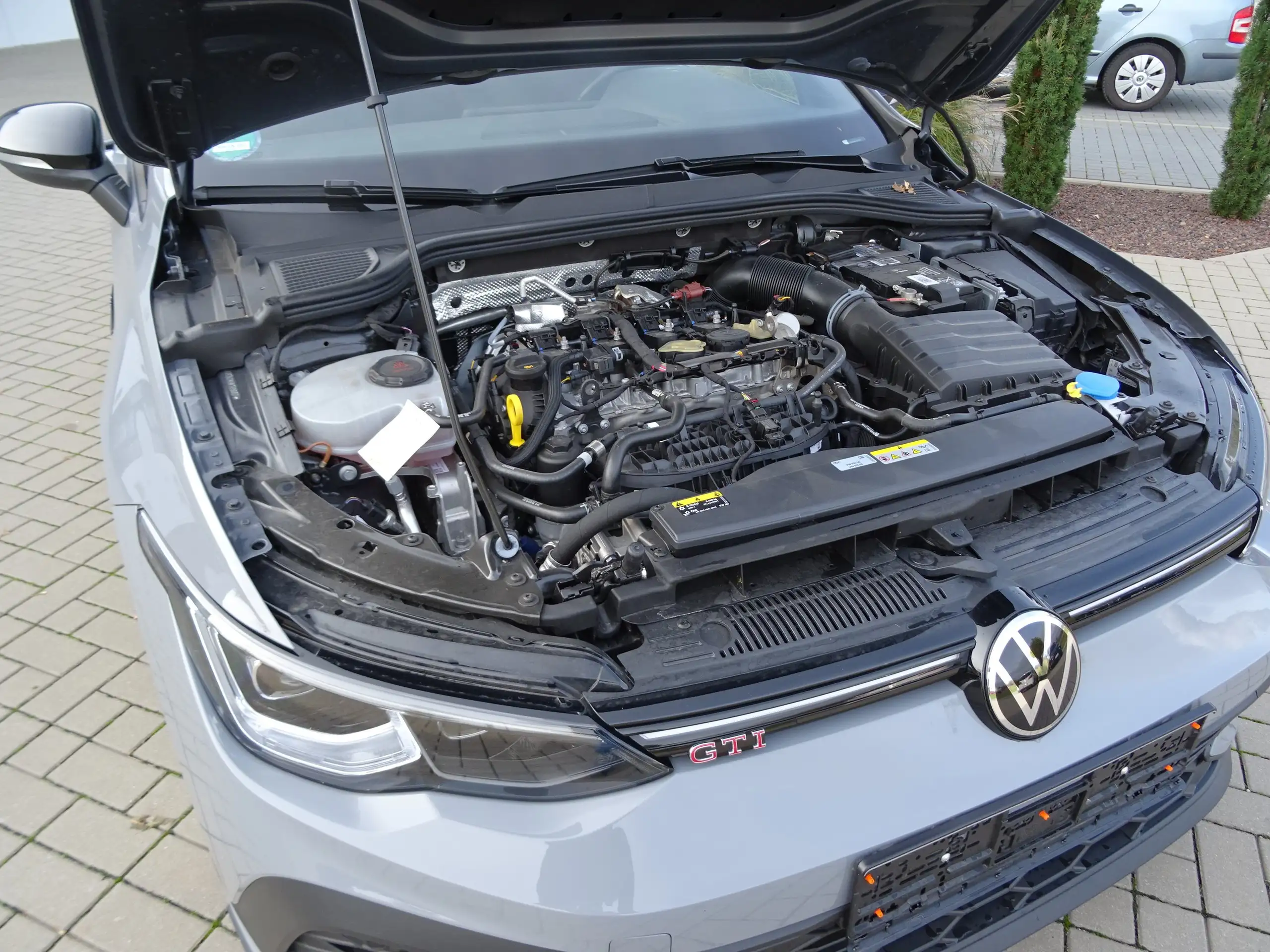 Volkswagen - Golf