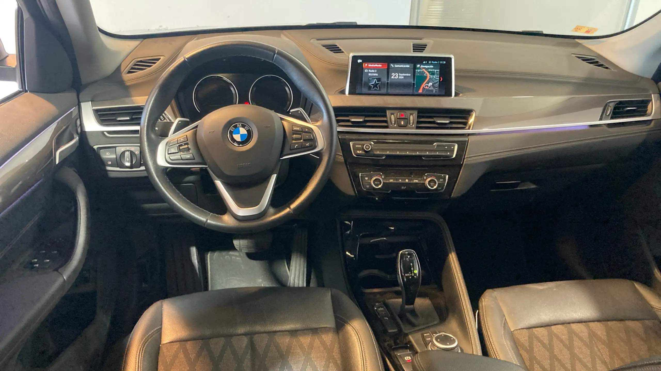 BMW - X1