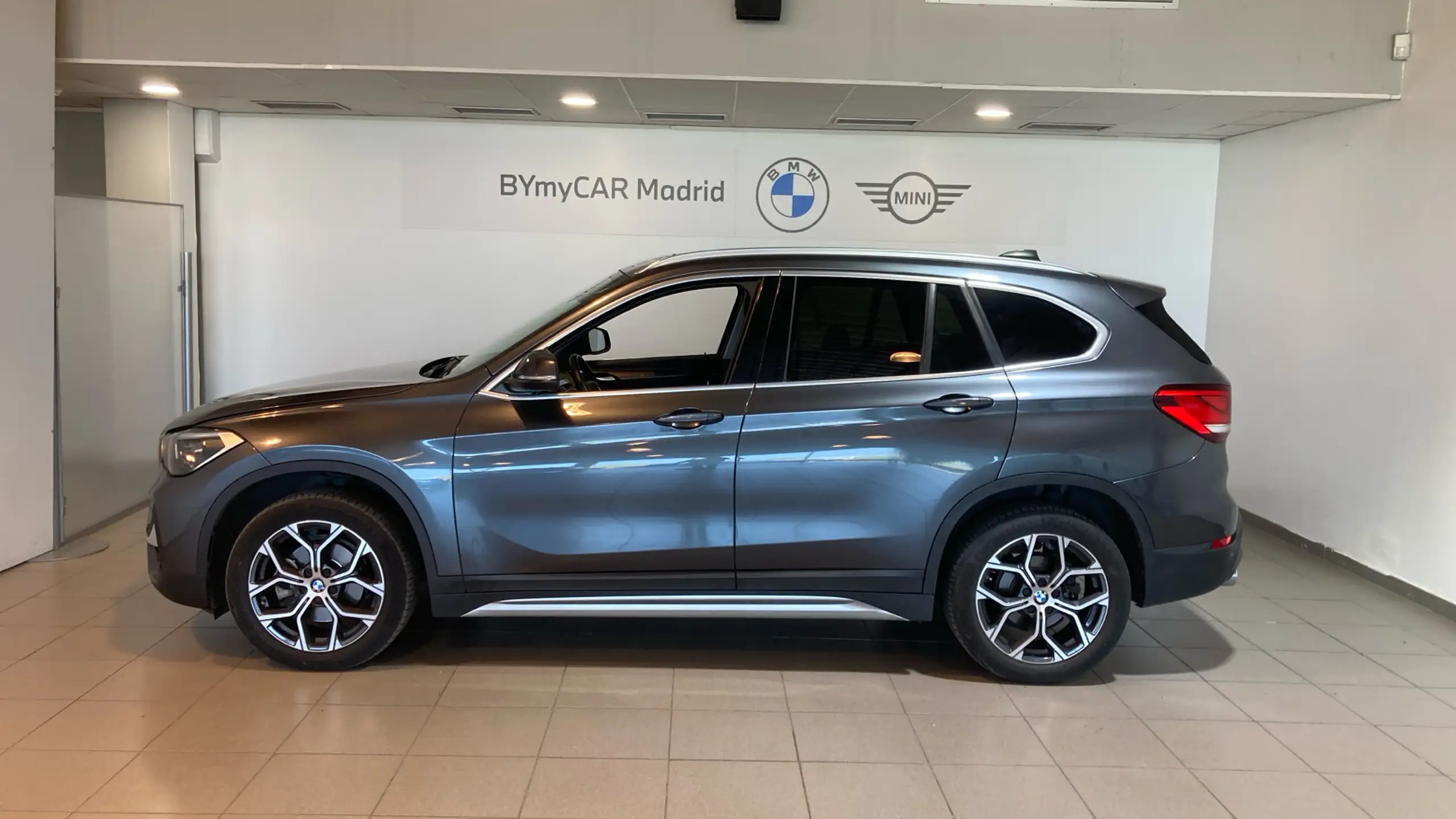 BMW - X1