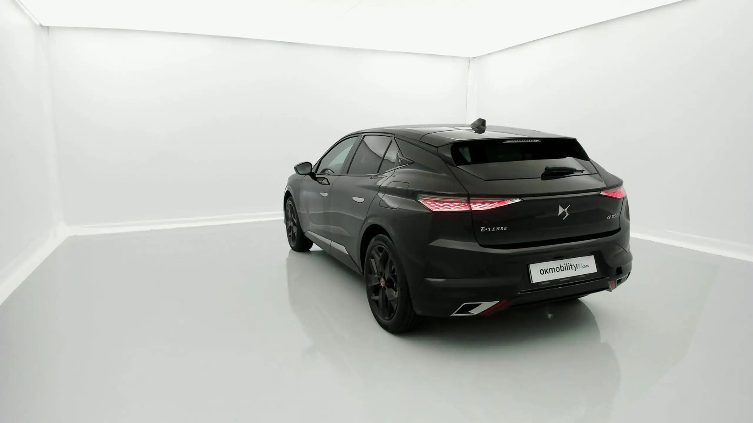 DS Automobiles - DS 4