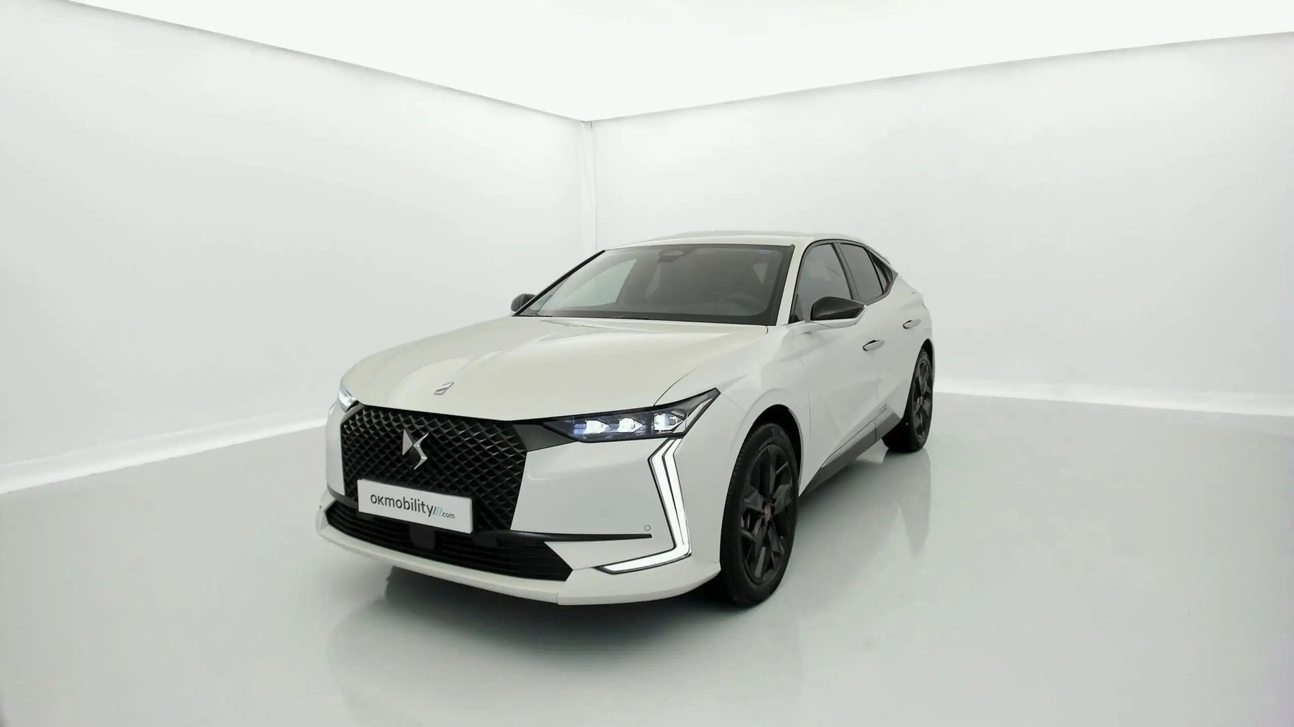 DS Automobiles - DS 4