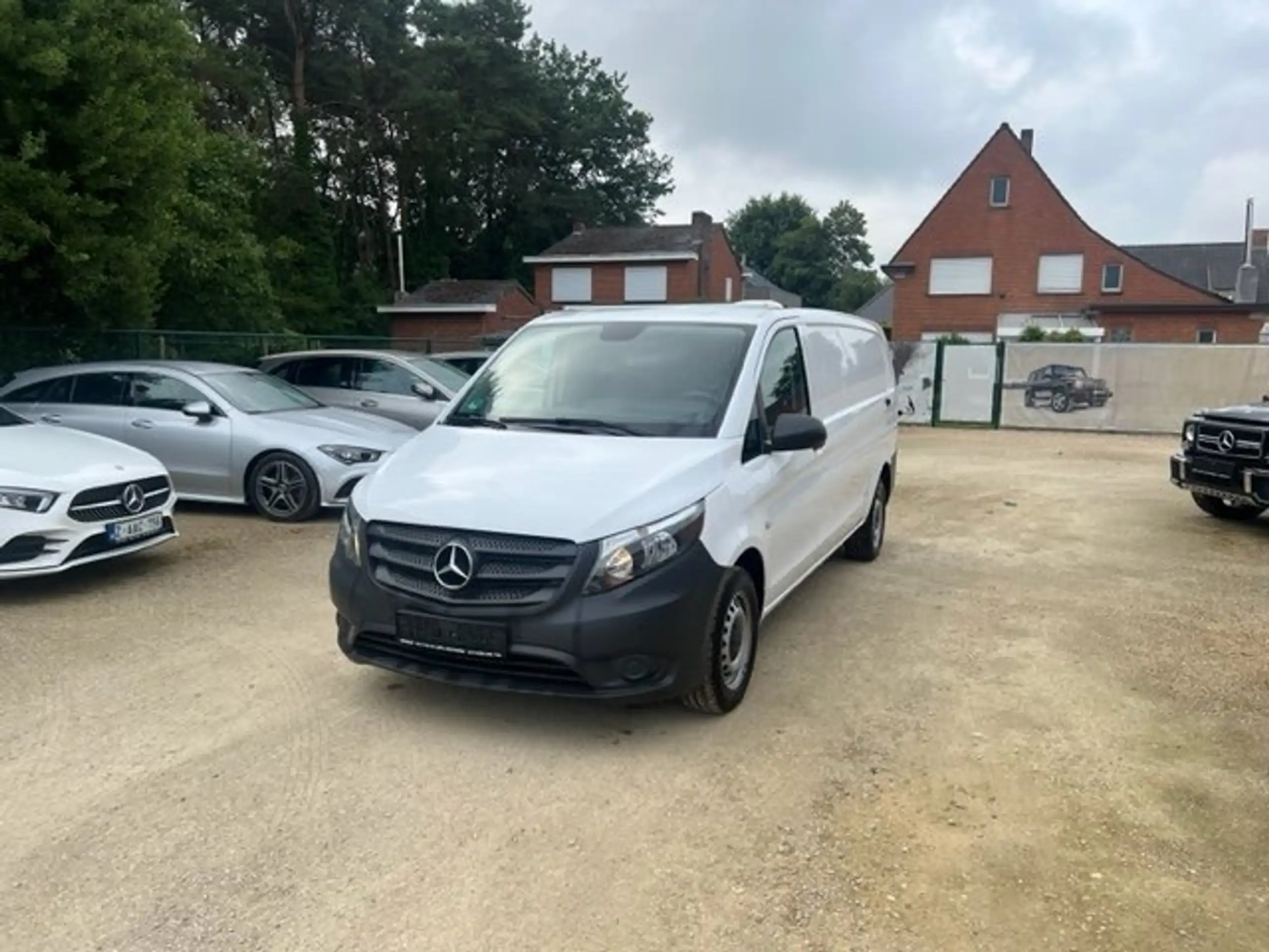 Mercedes-Benz - Vito