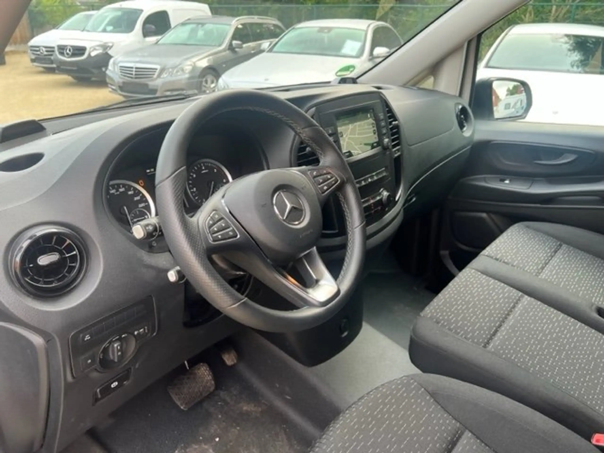 Mercedes-Benz - Vito