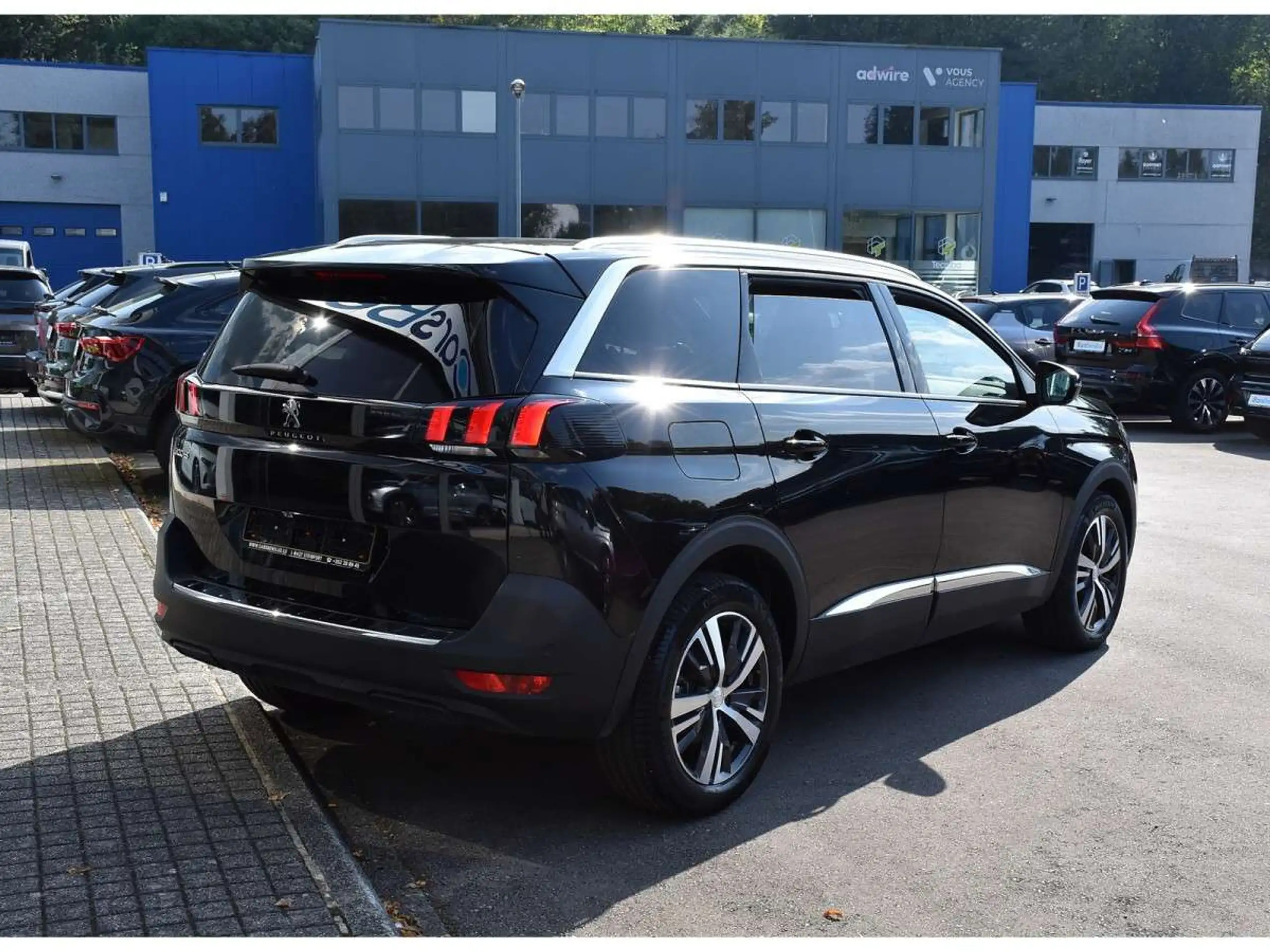 Peugeot - 5008