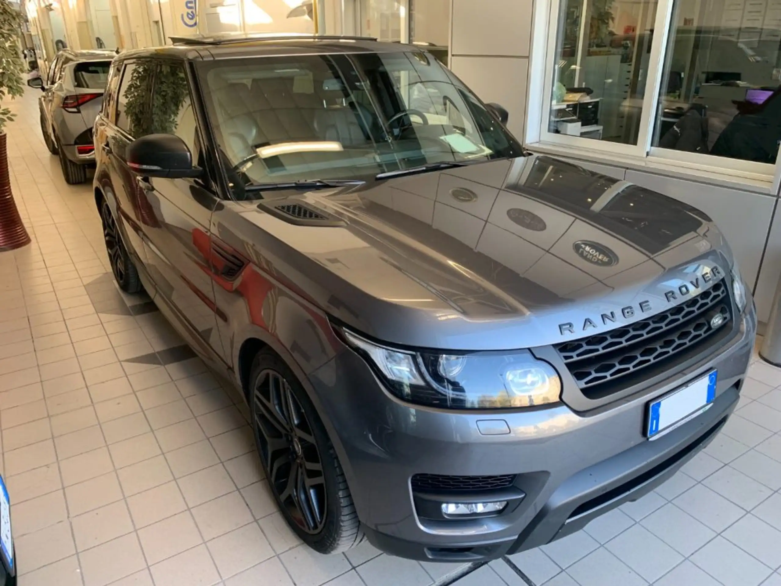 Land Rover - Range Rover Sport