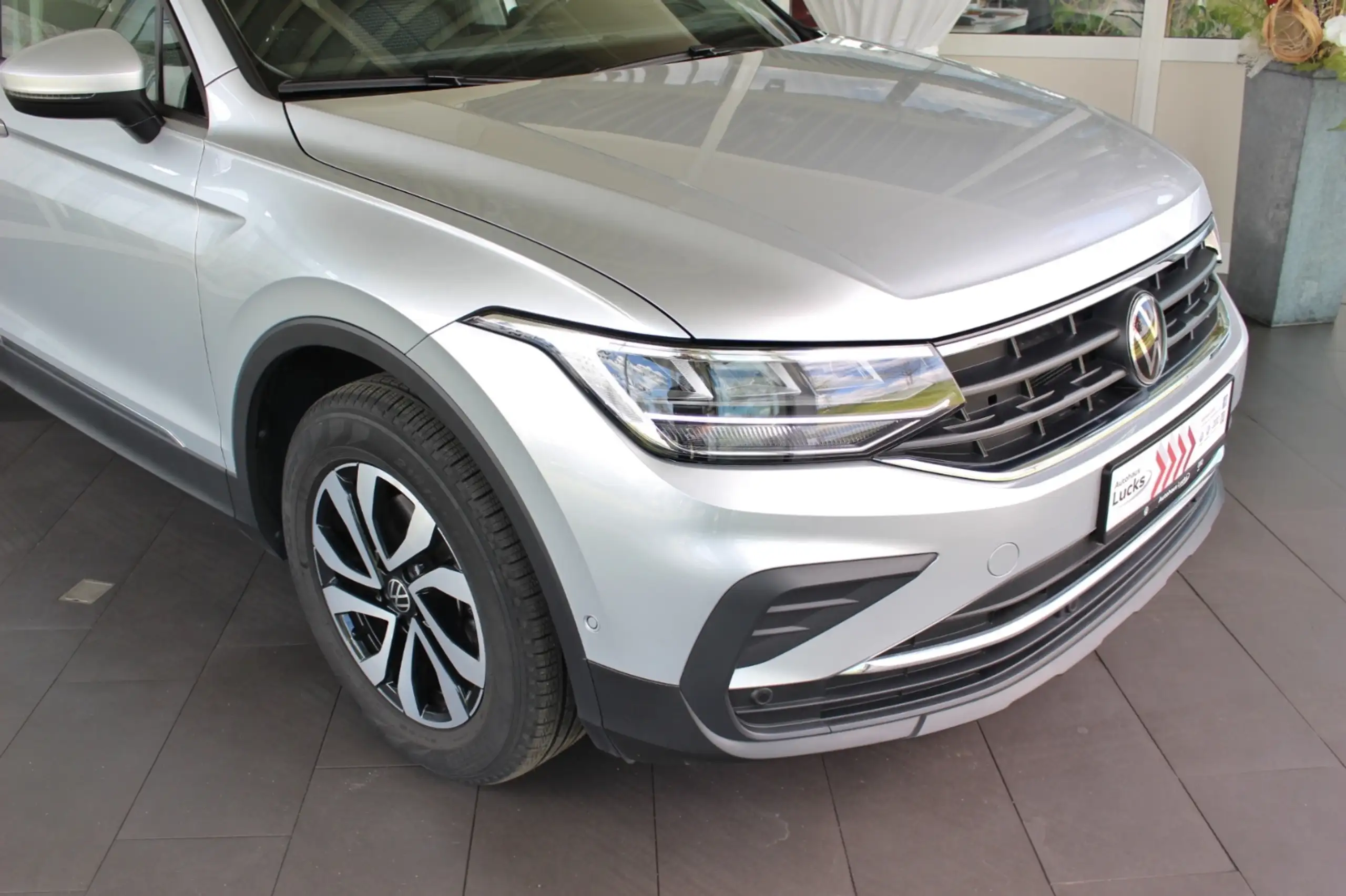 Volkswagen - Tiguan