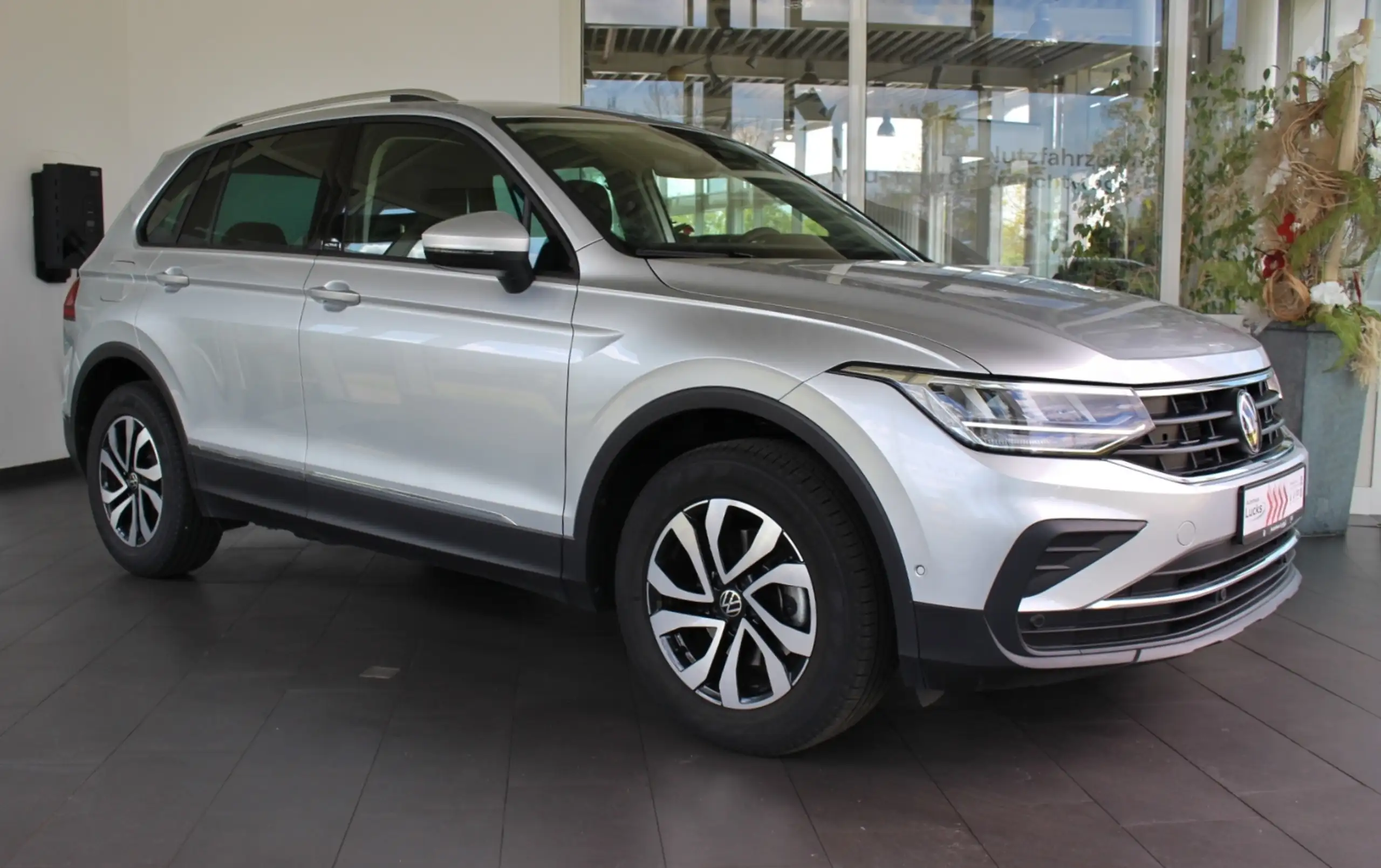 Volkswagen - Tiguan