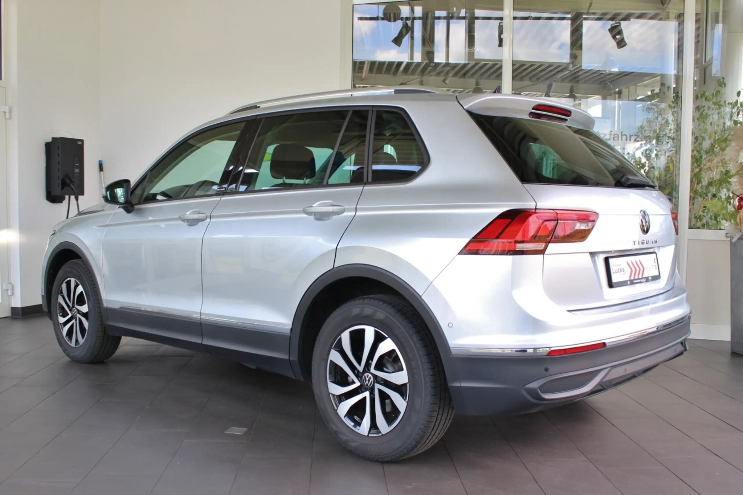 Volkswagen - Tiguan