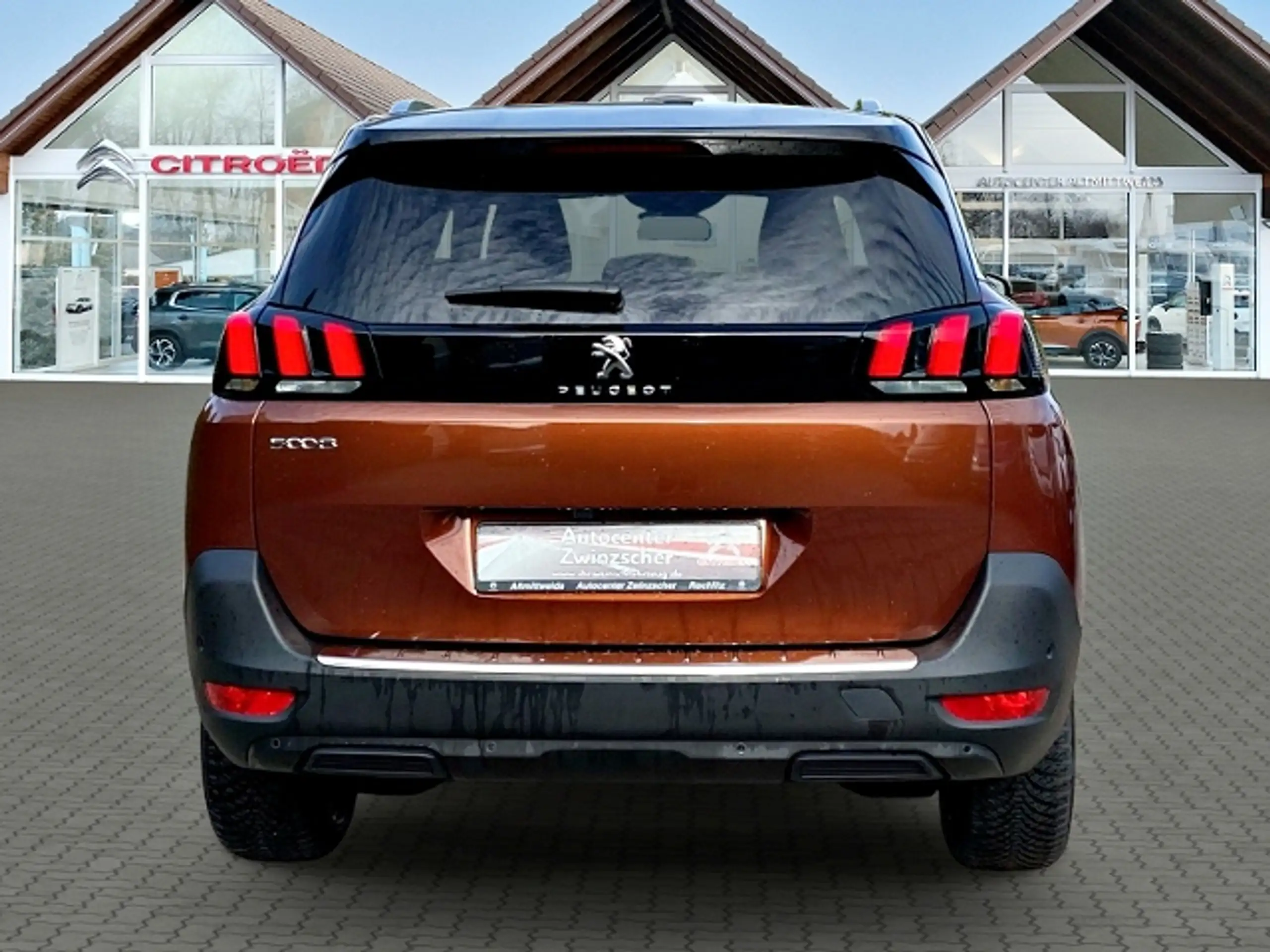 Peugeot - 5008