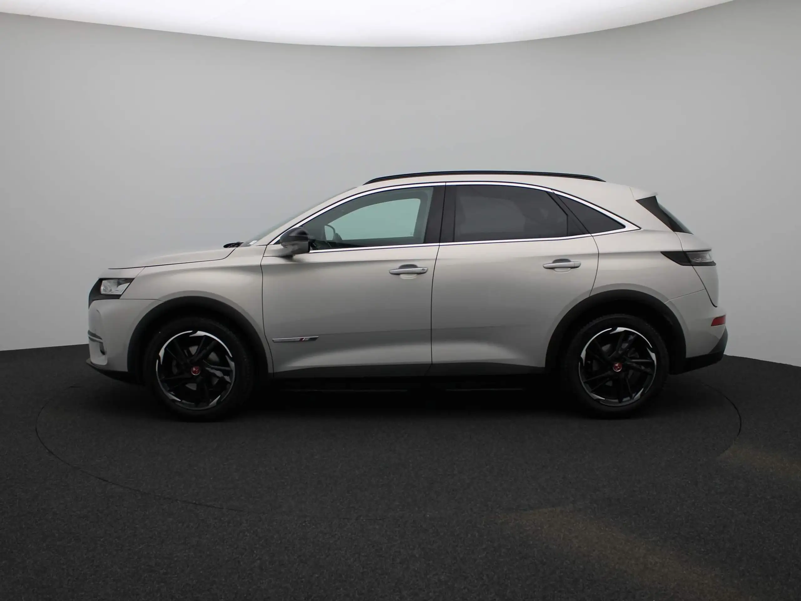 DS Automobiles - DS 7 Crossback