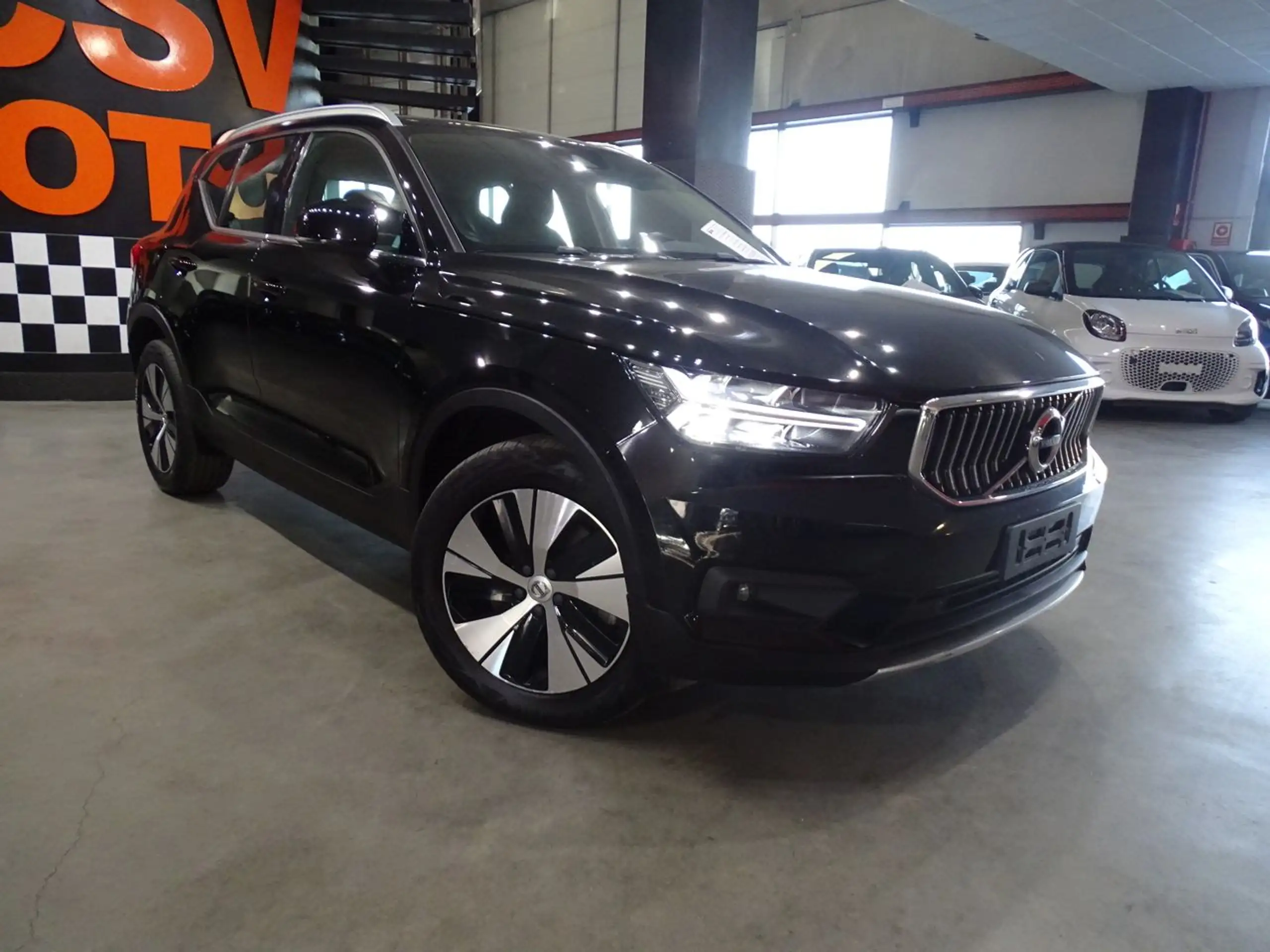 Volvo - XC40