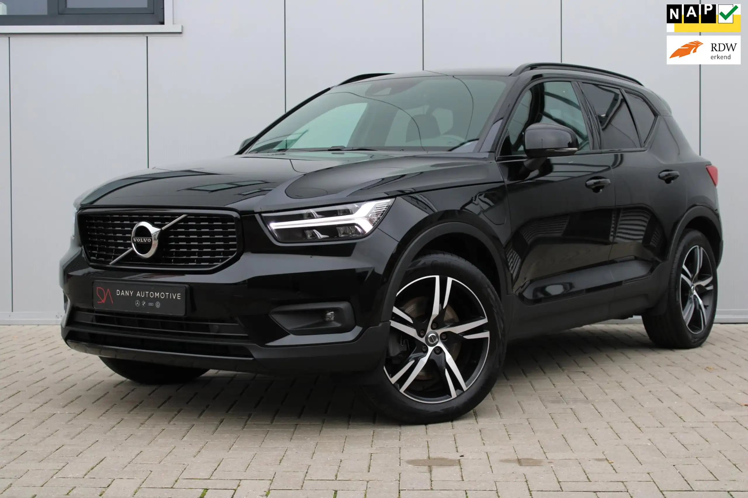 Volvo - XC40