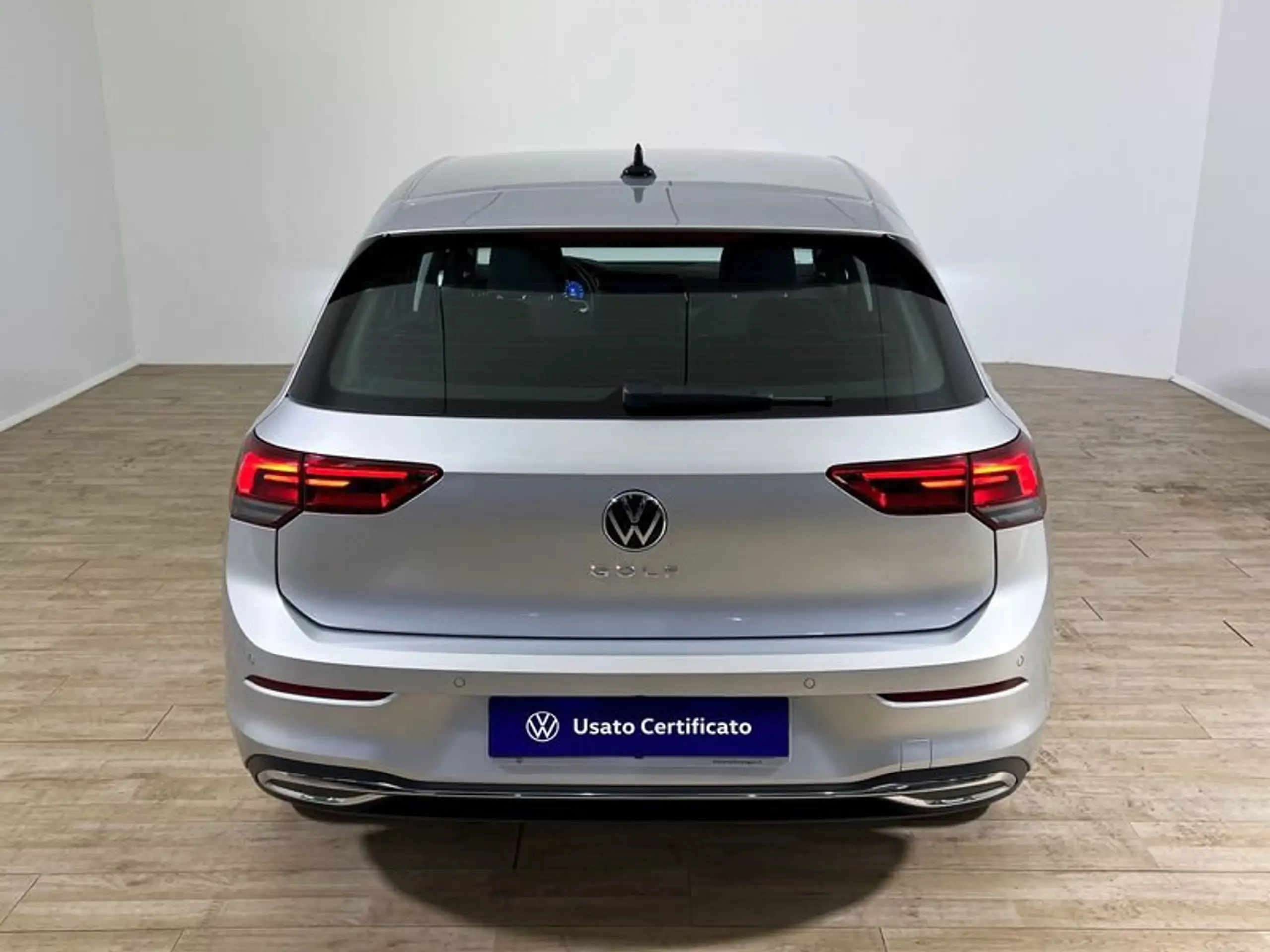 Volkswagen - Golf