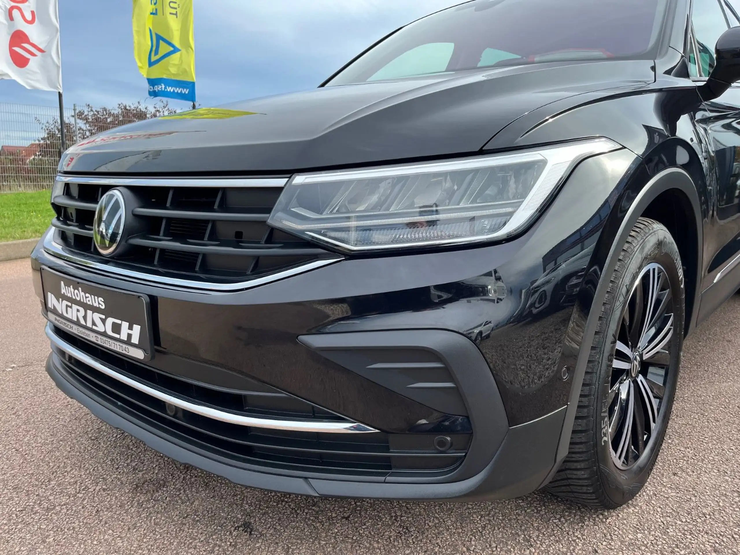 Volkswagen - Tiguan