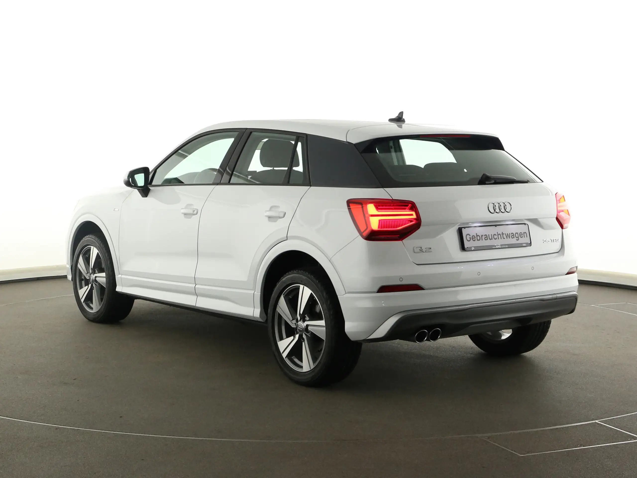 Audi - Q2