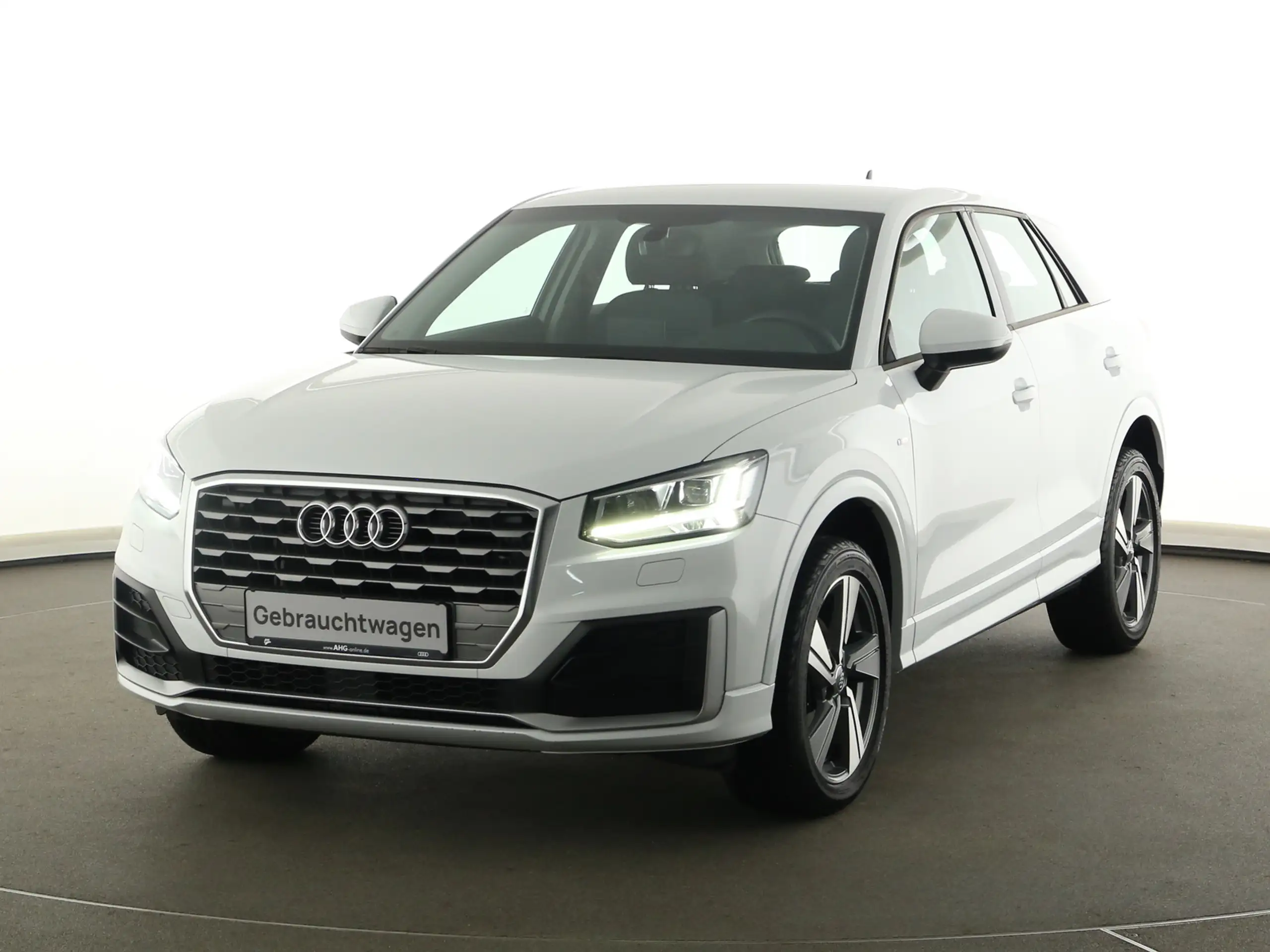 Audi - Q2