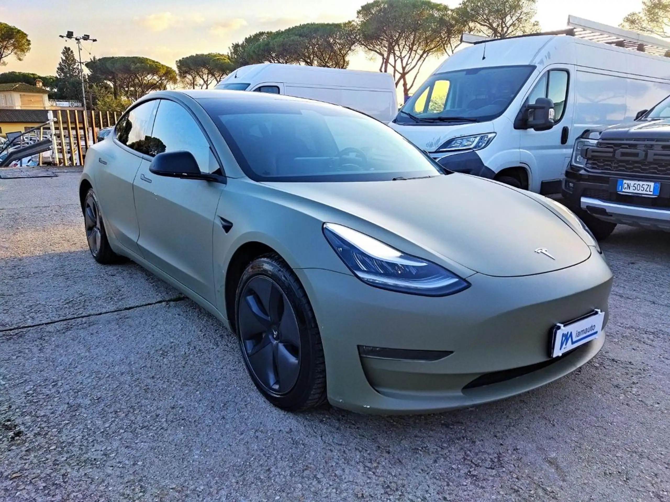 Tesla - Model 3