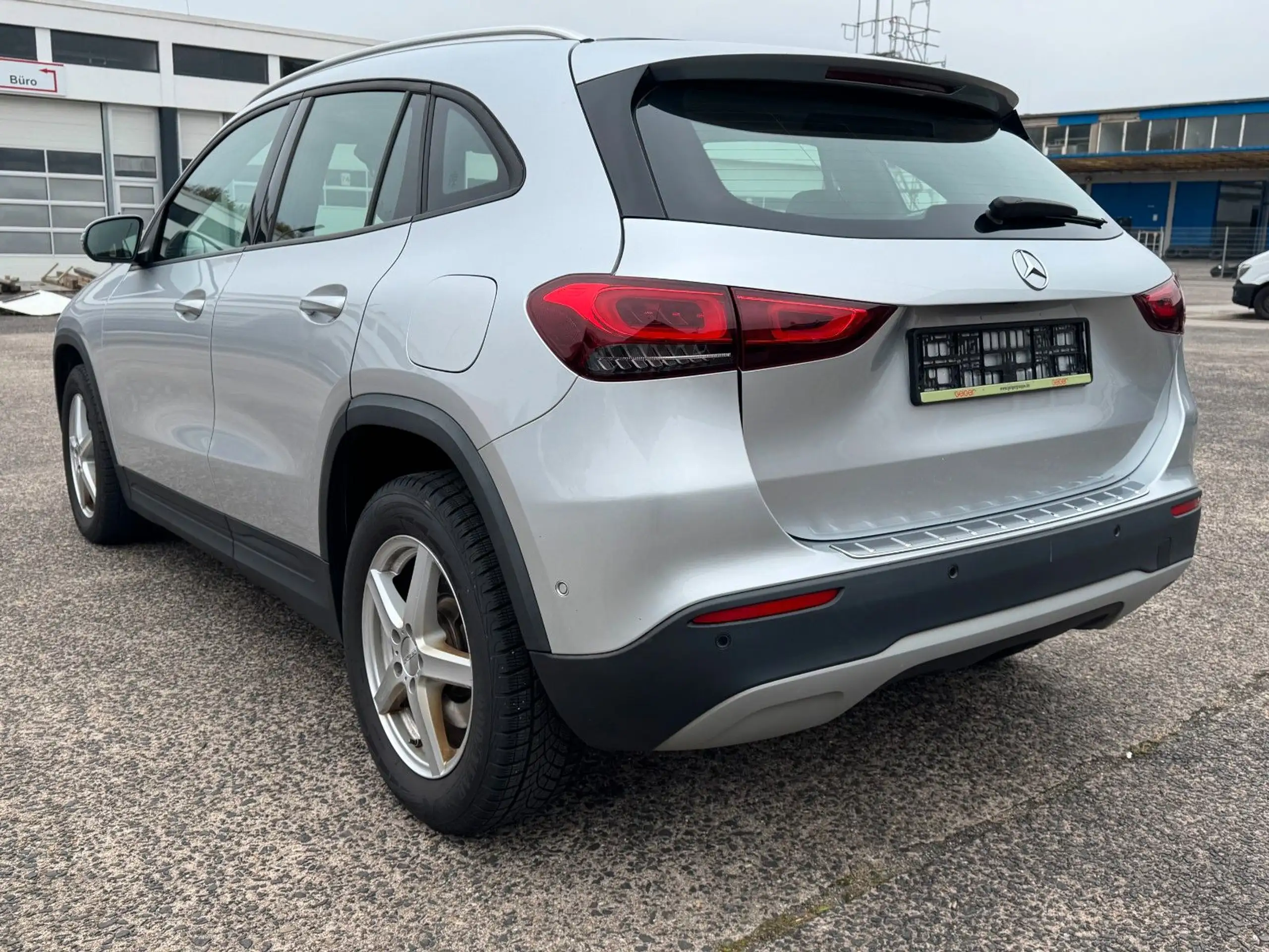 Mercedes-Benz - GLA 220