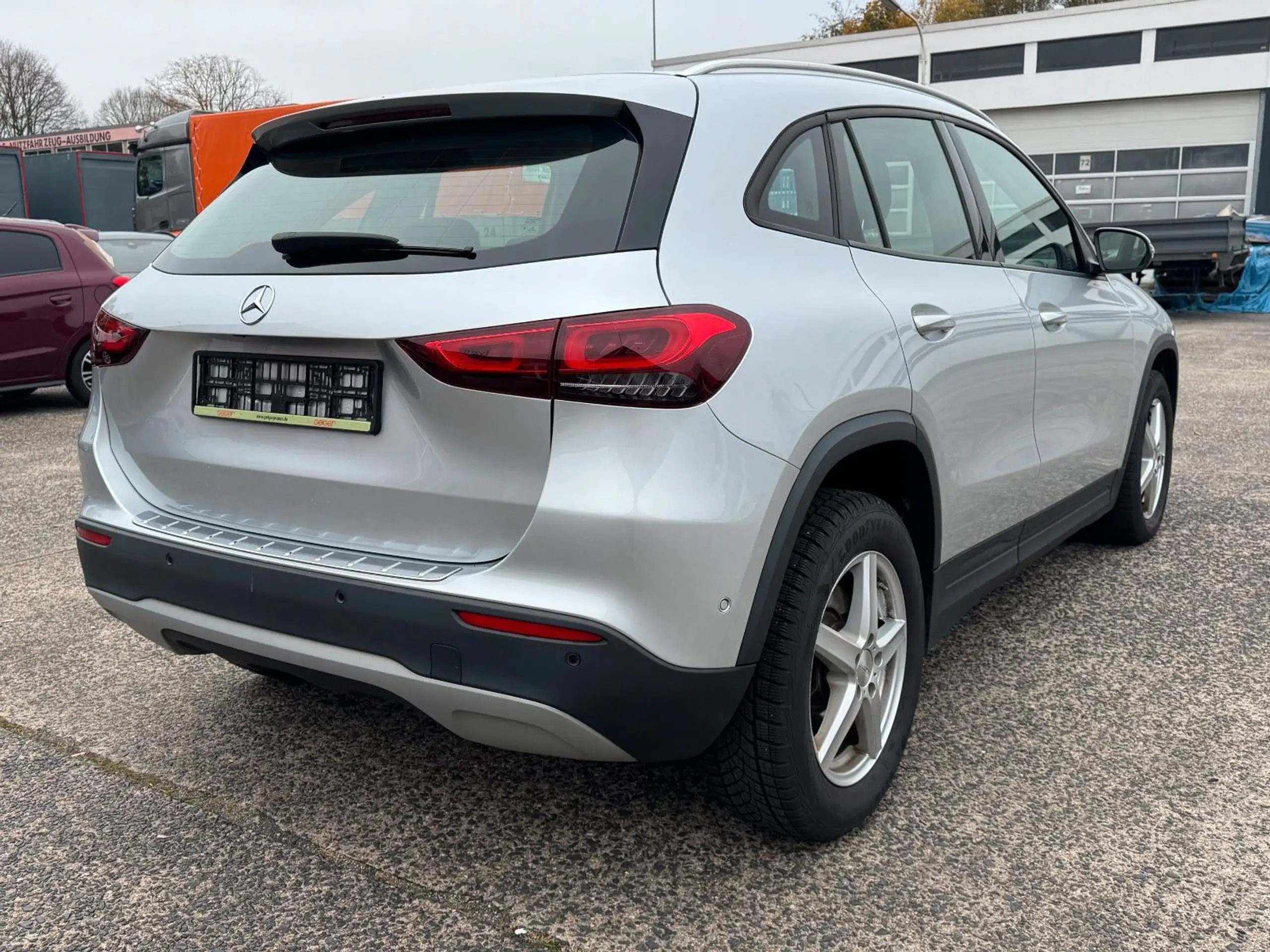 Mercedes-Benz - GLA 220