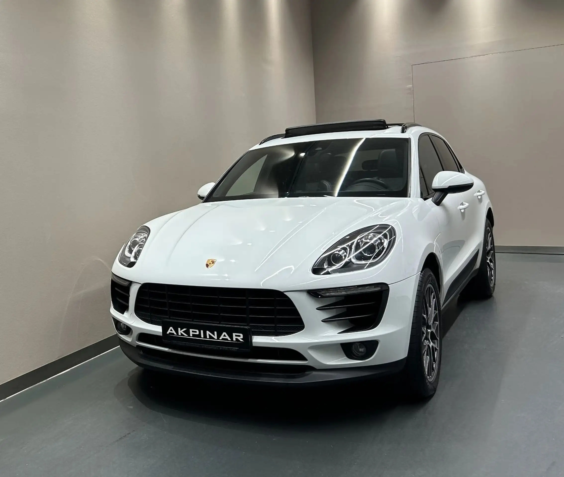 Porsche - Macan