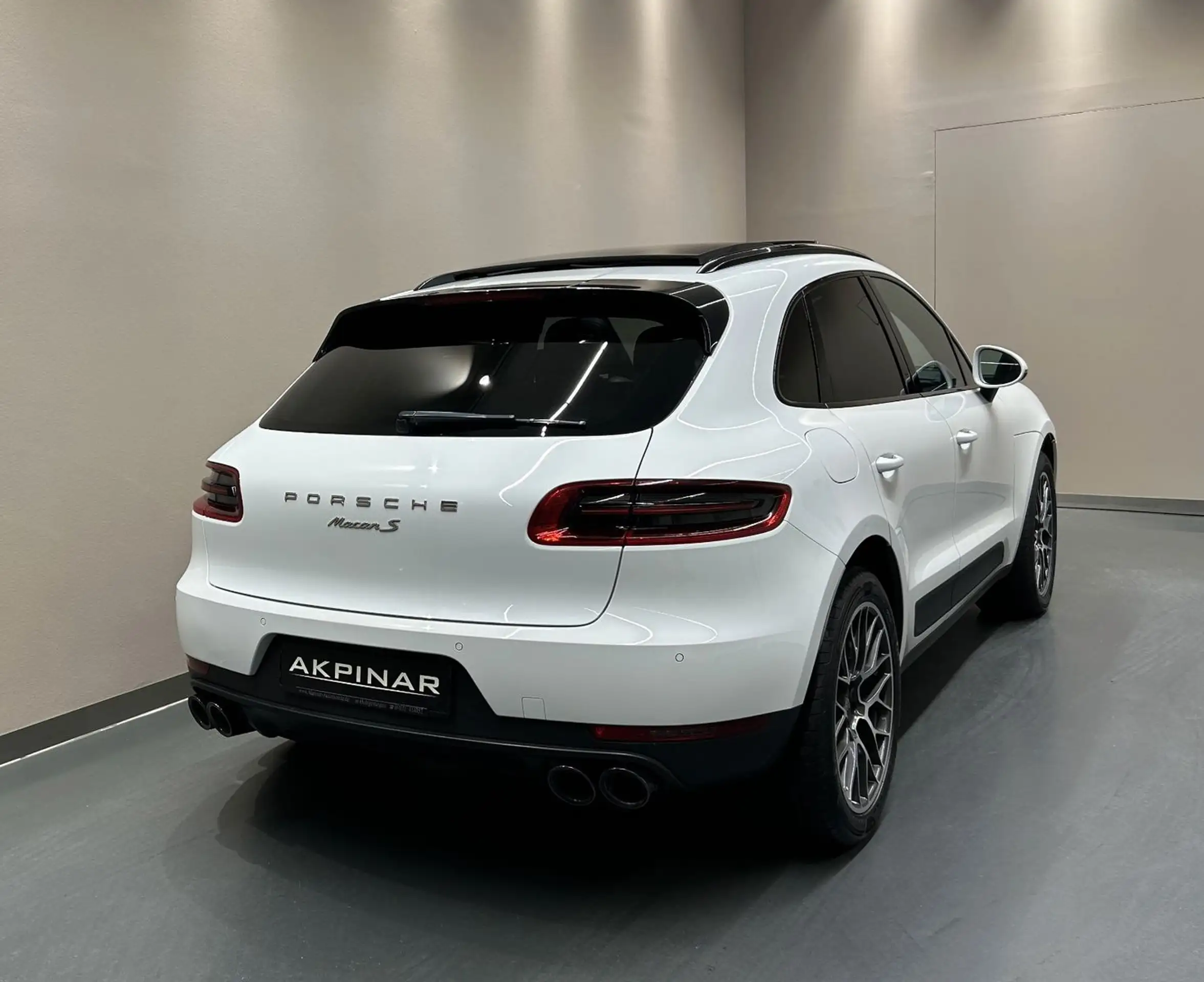 Porsche - Macan