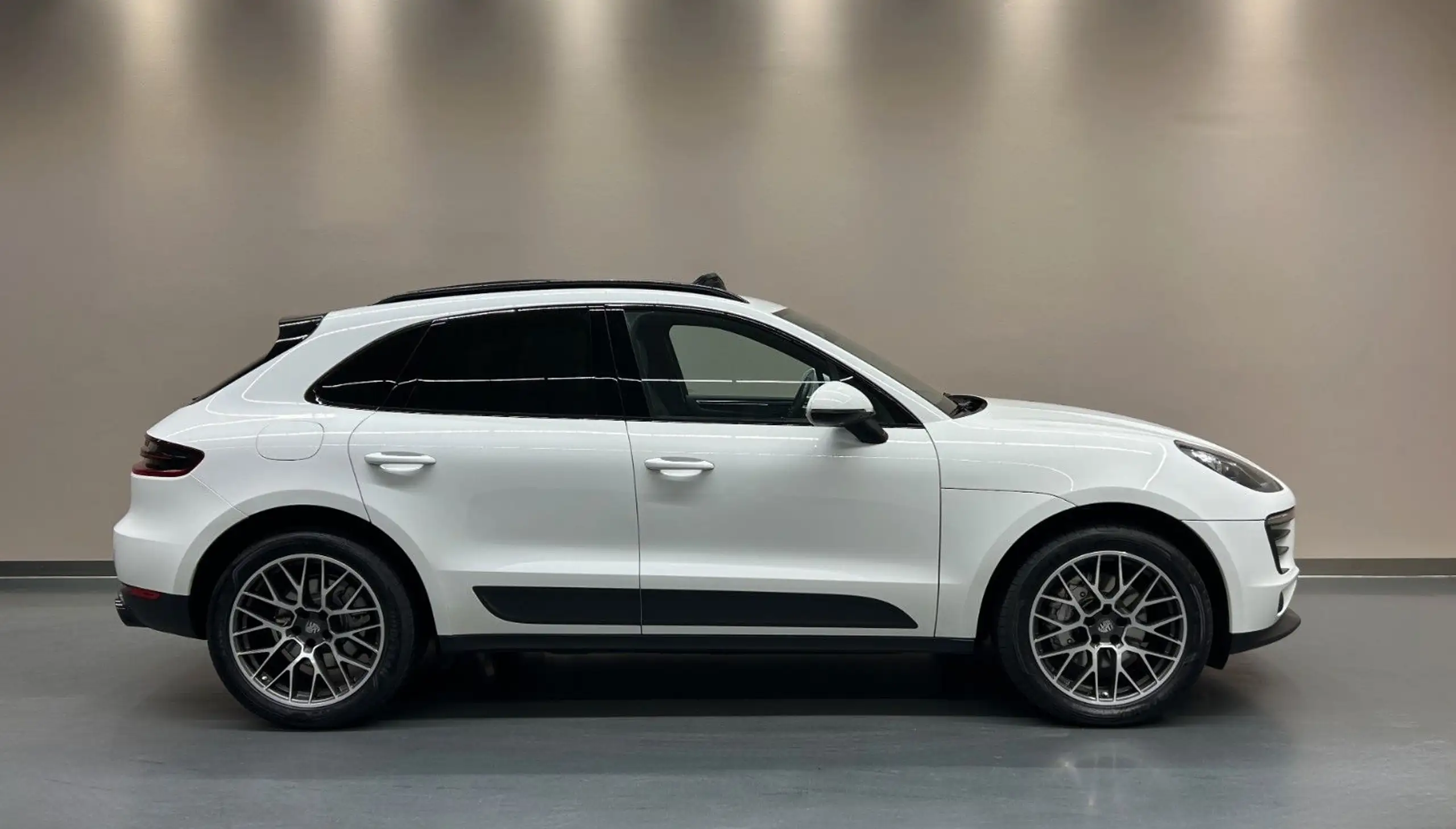 Porsche - Macan