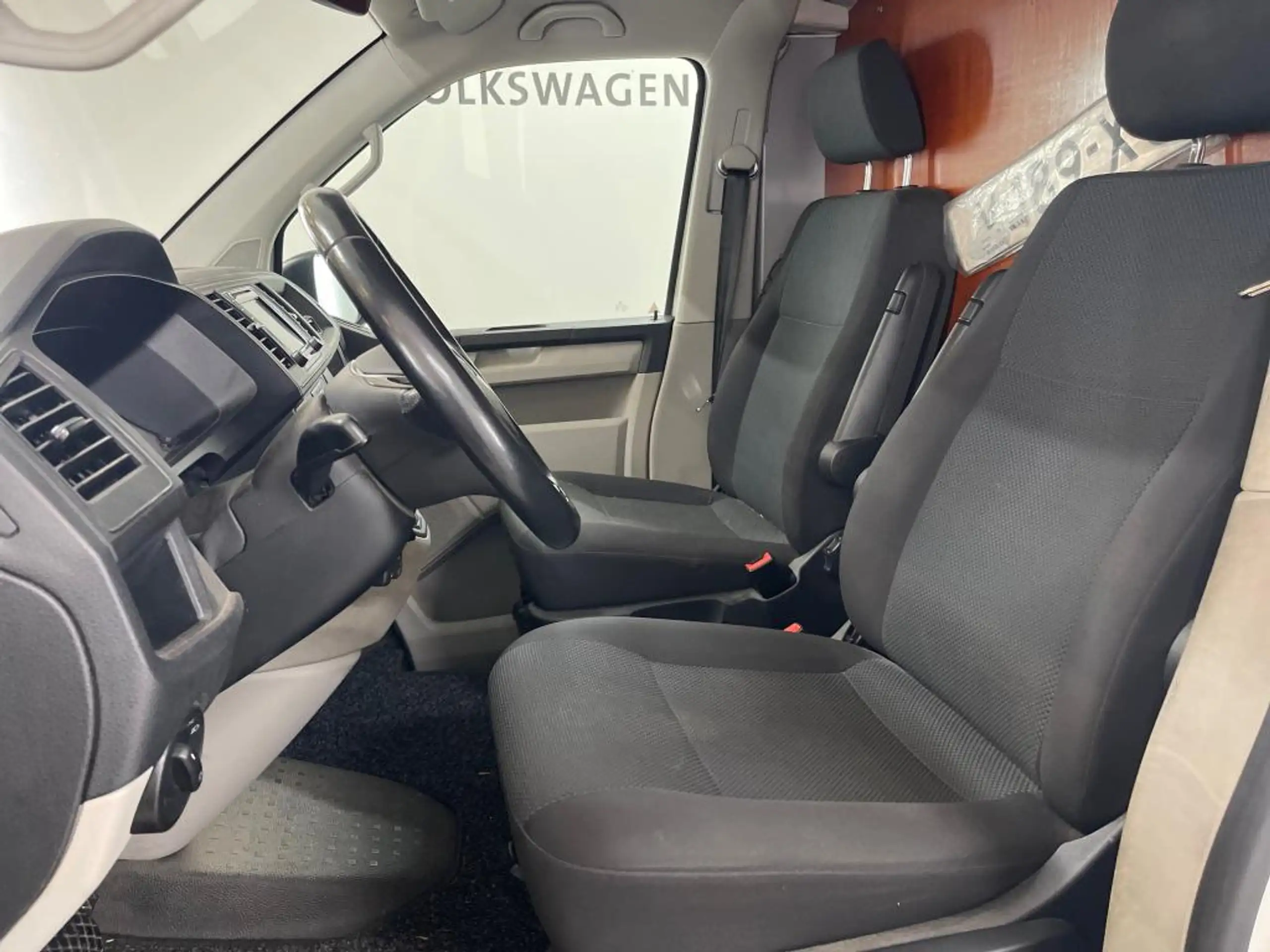 Volkswagen - T6 Transporter