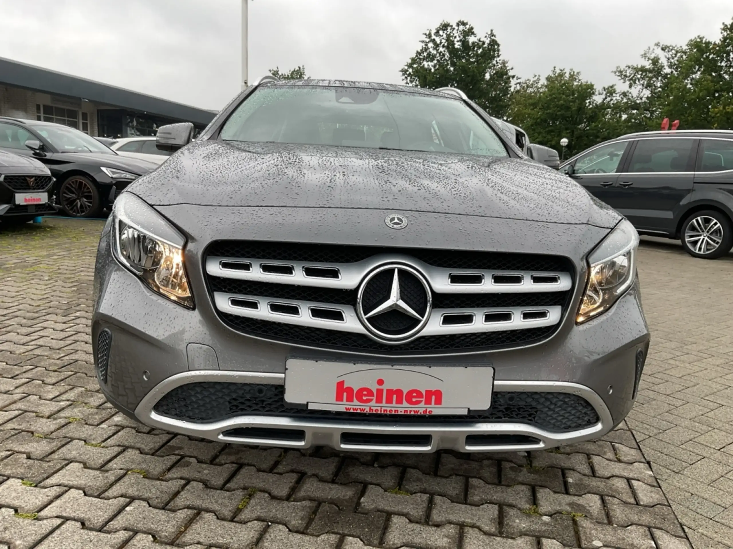 Mercedes-Benz - GLA 220