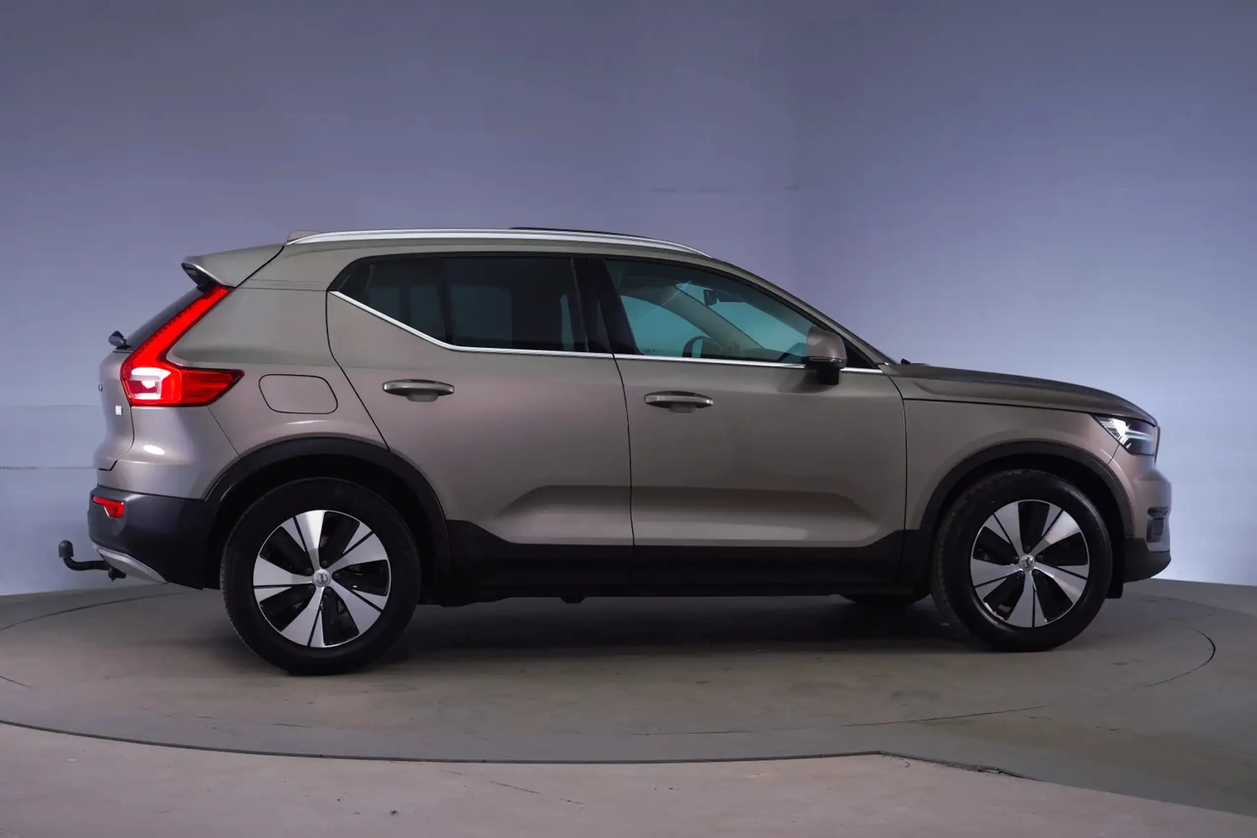 Volvo - XC40