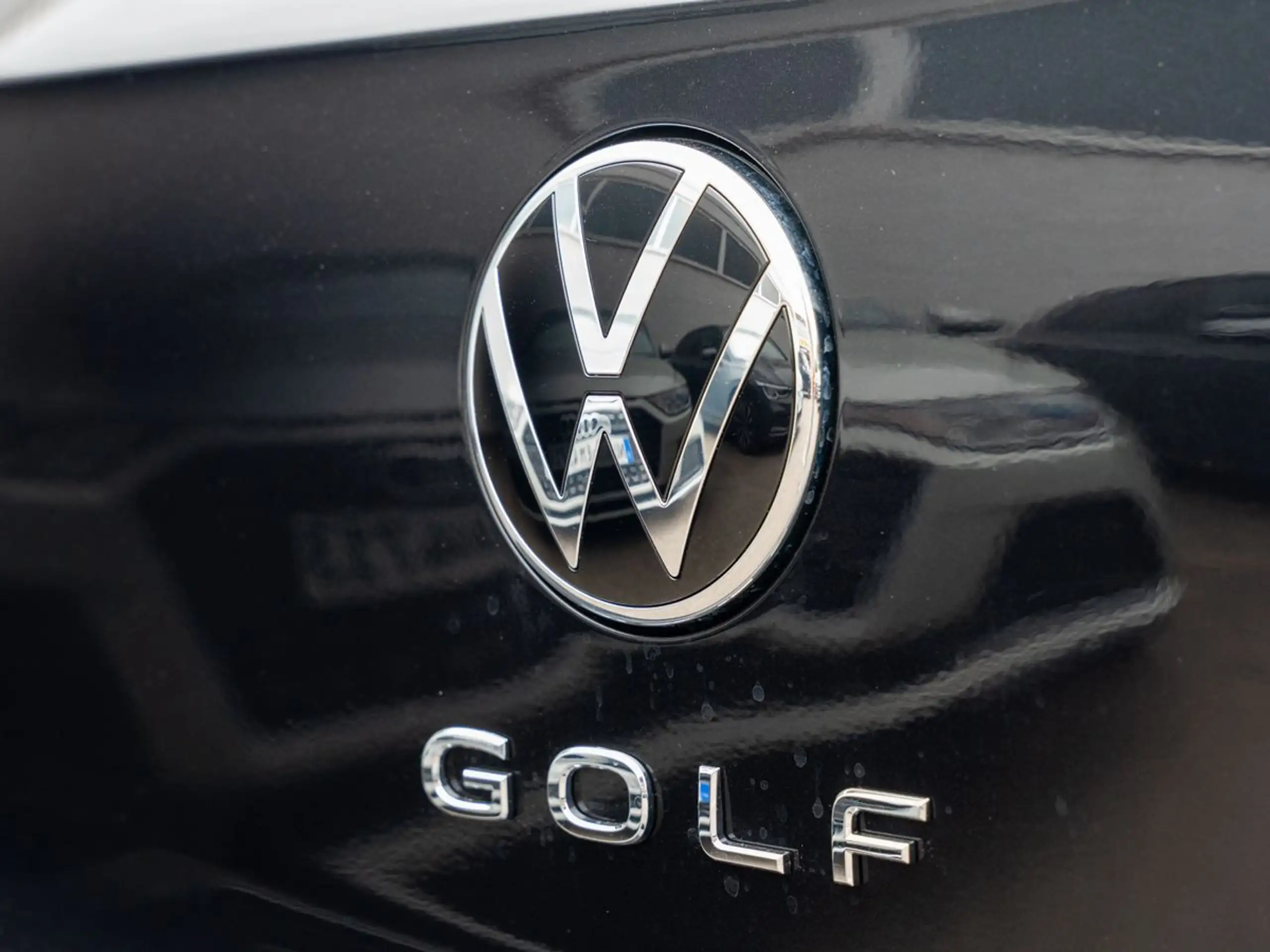 Volkswagen - Golf