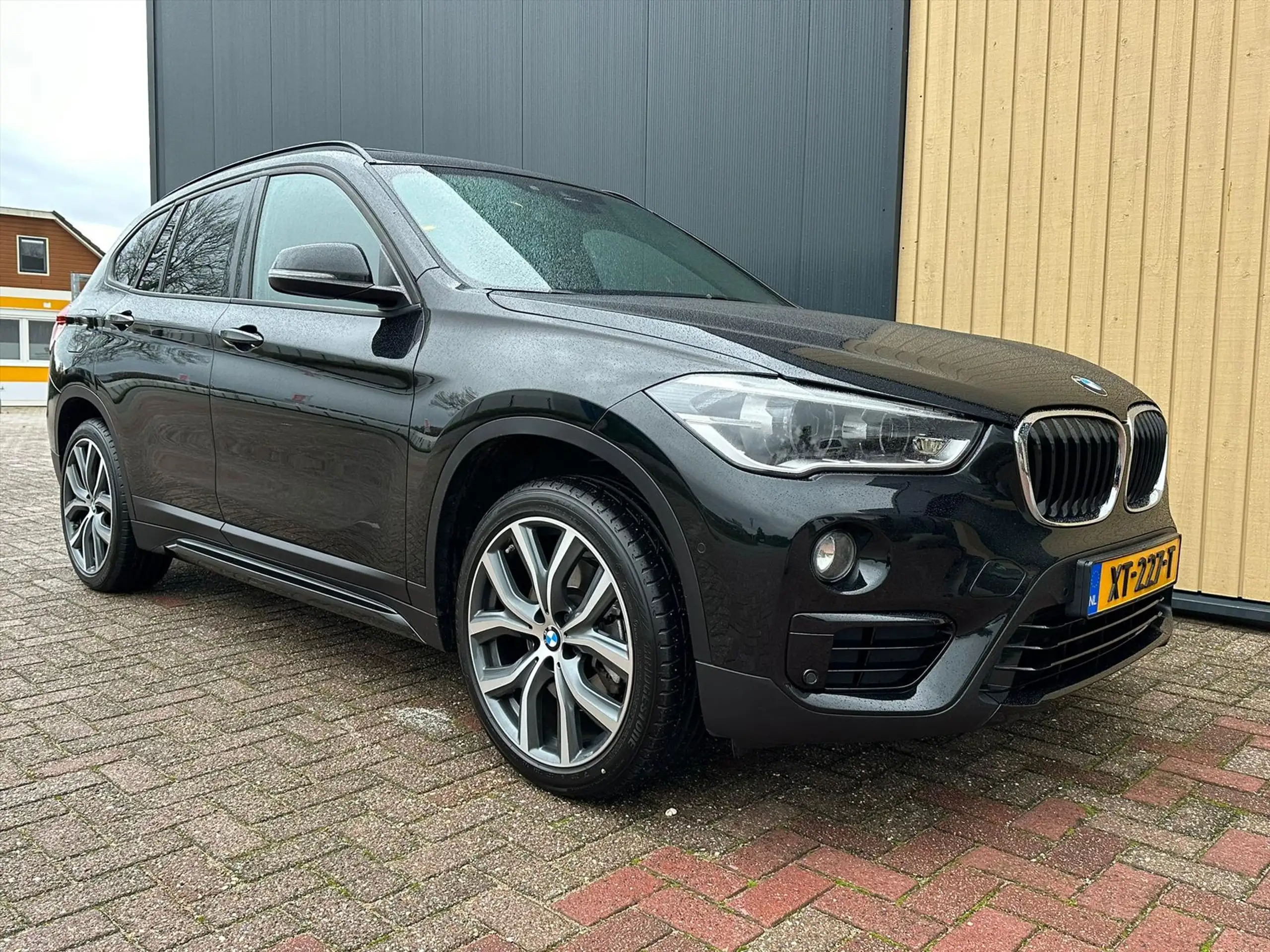 BMW - X1