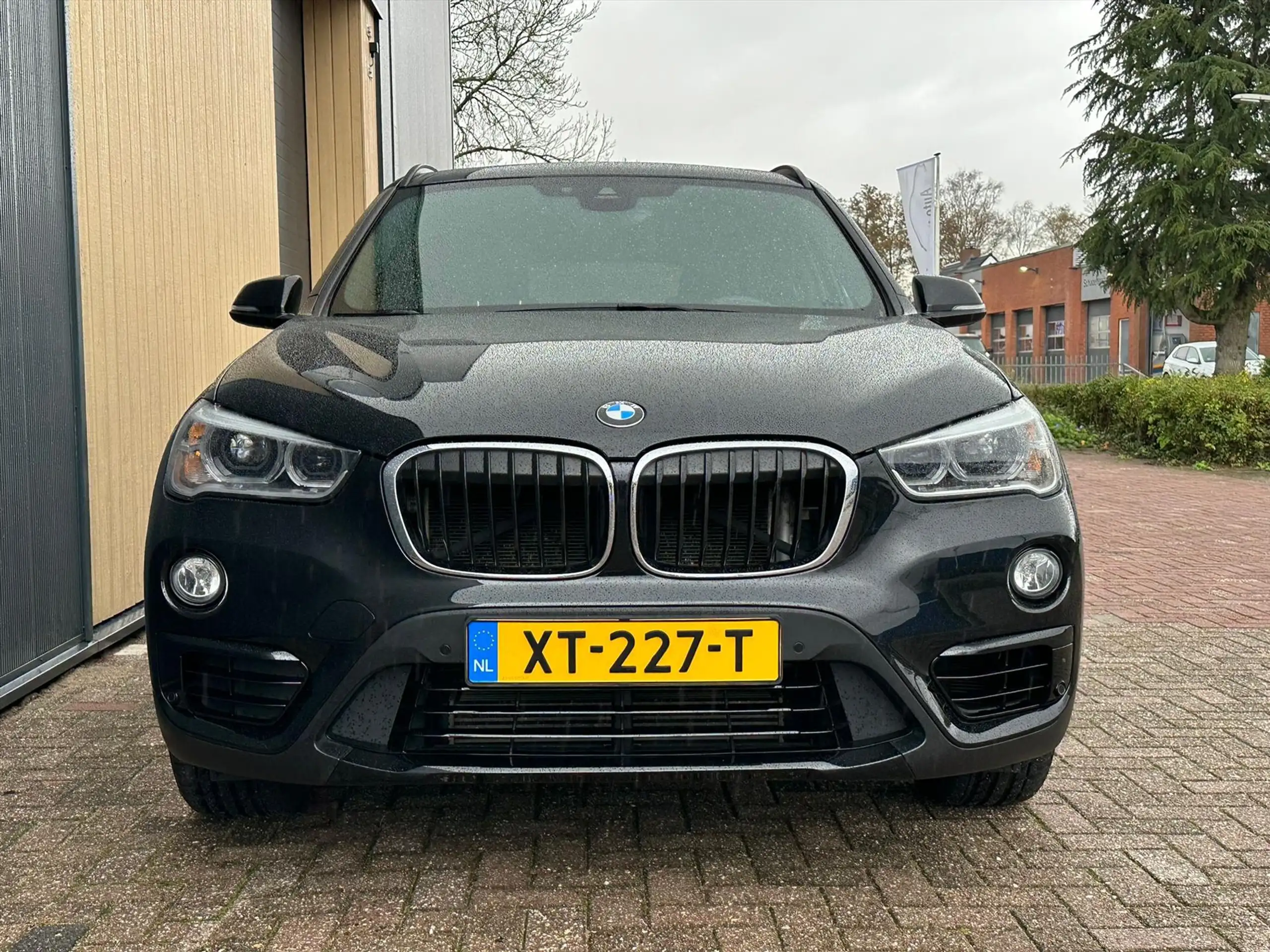 BMW - X1