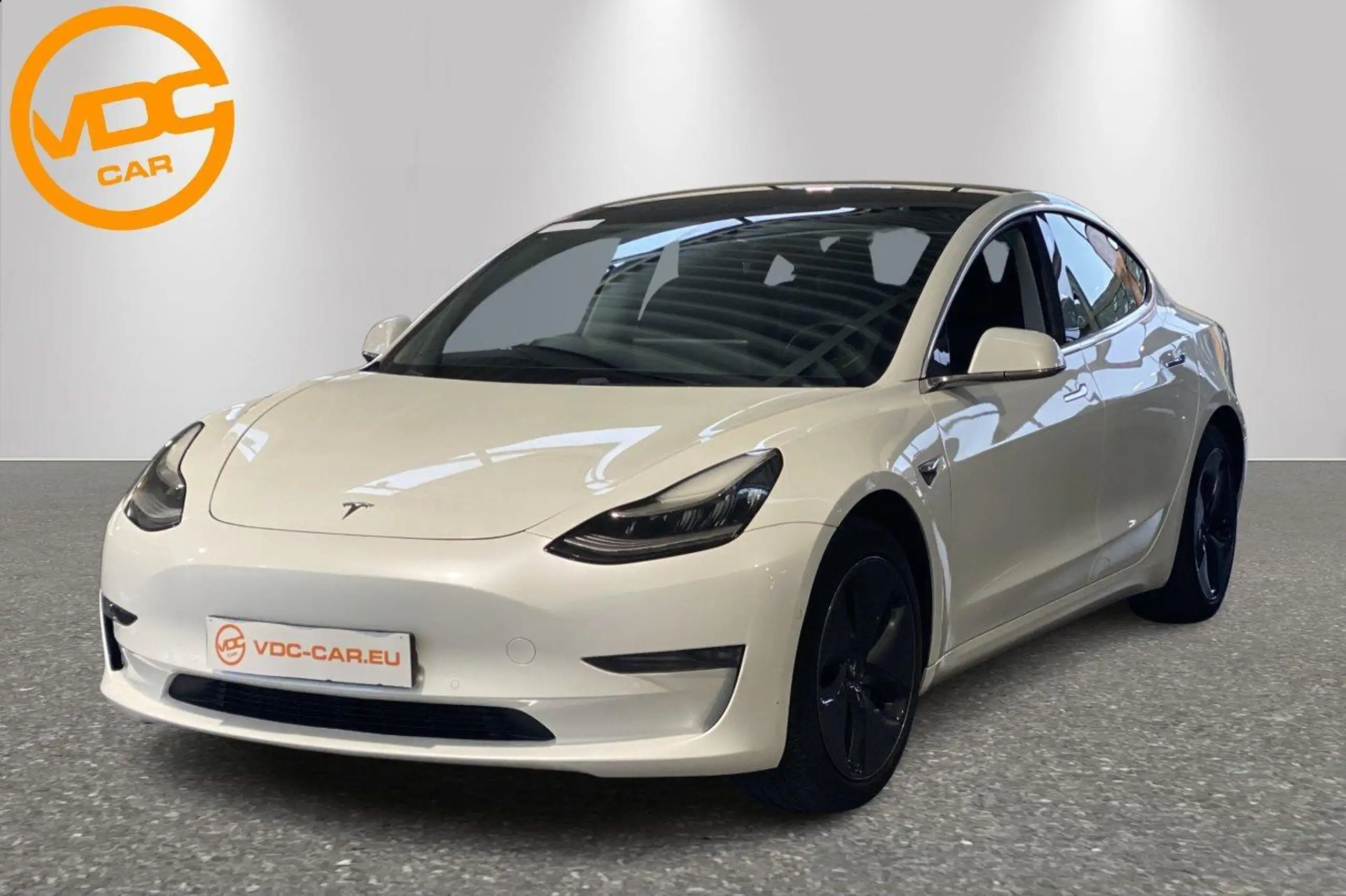 Tesla - Model 3