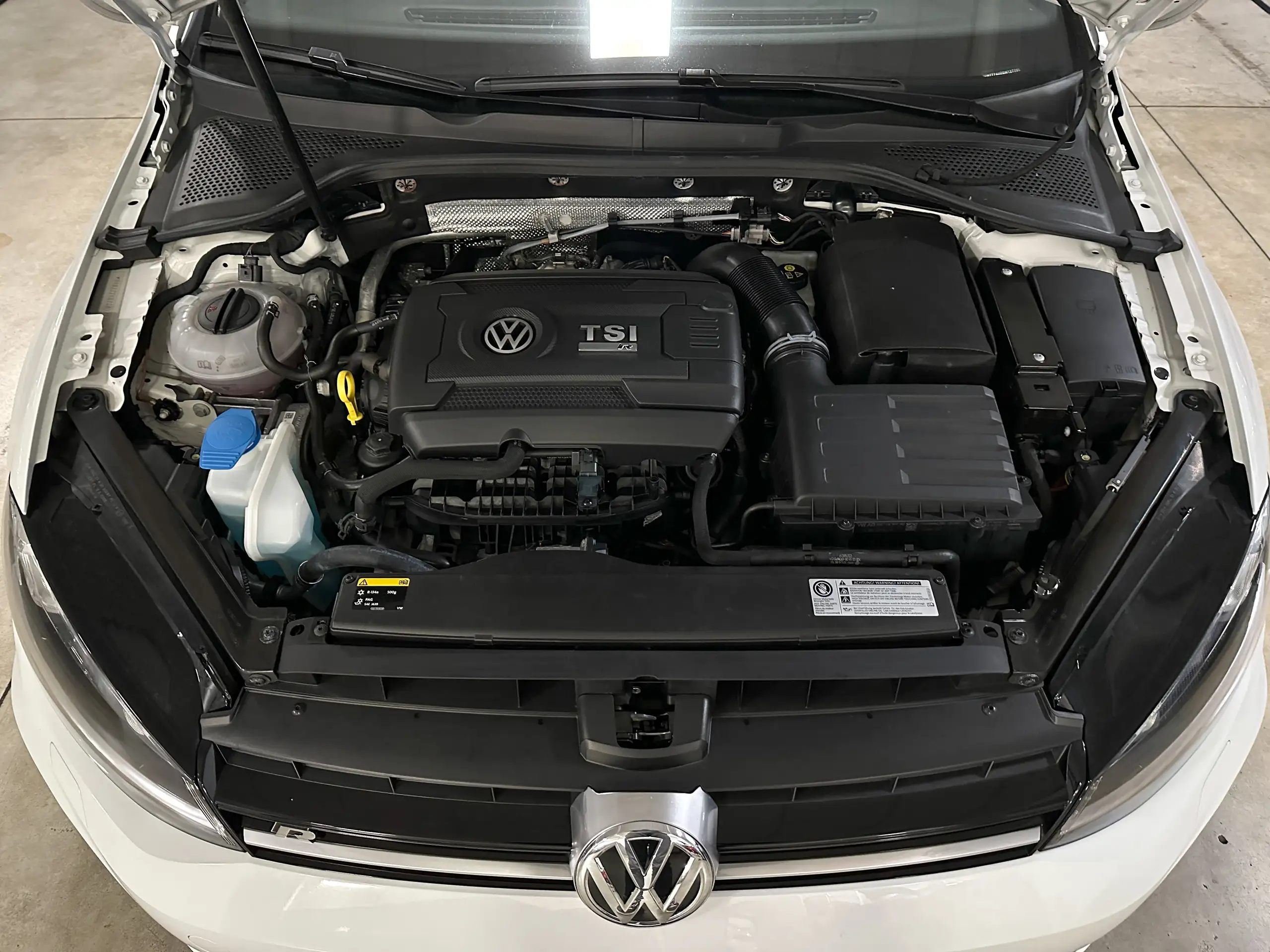 Volkswagen - Golf